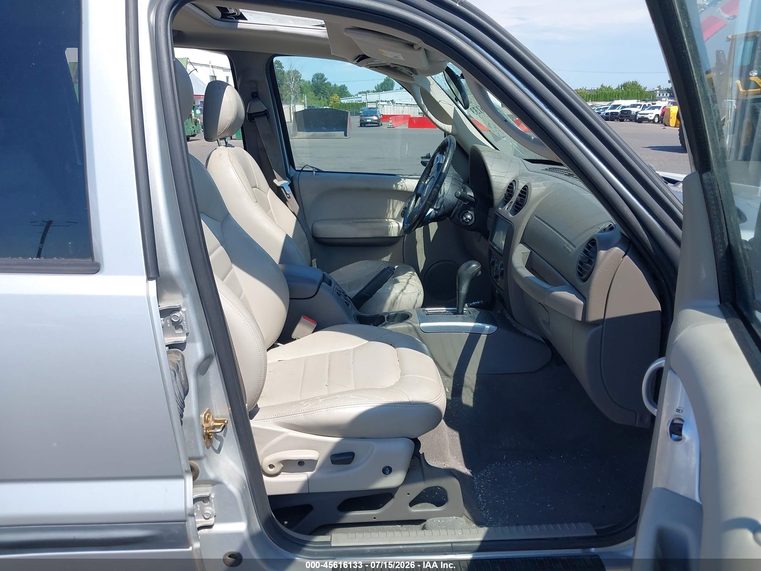 2004 Jeep Liberty Renegade Silver vin: 1J4GL38KX4W249853