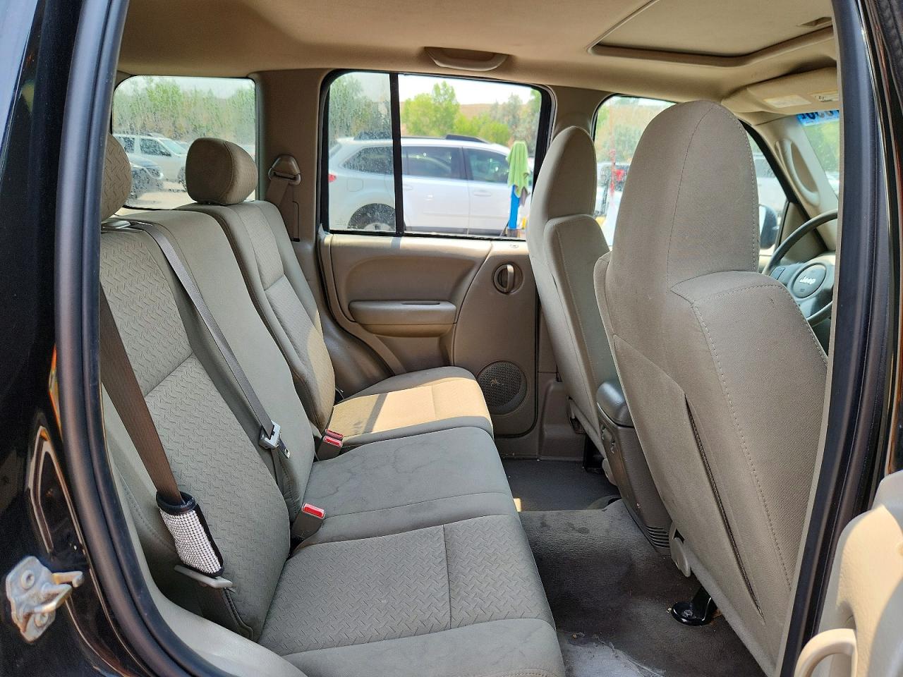 2005 Jeep Liberty Renegade Black vin: 1J4GL38KX5W704475