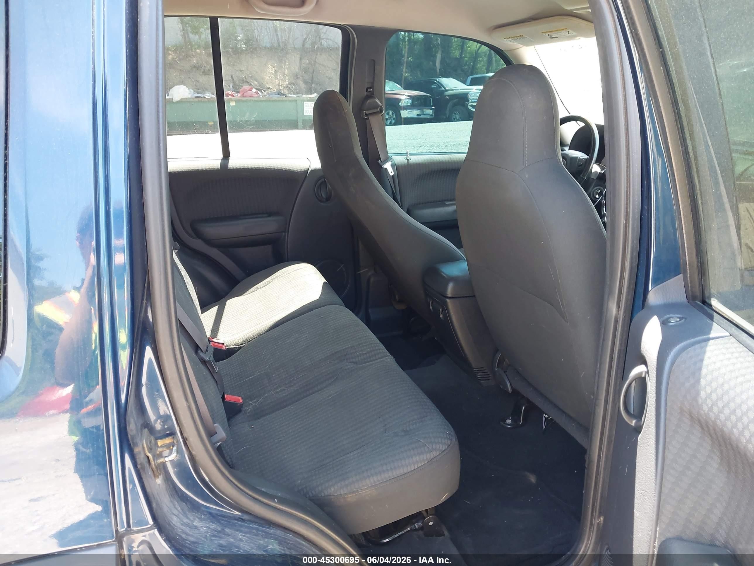 2002 Jeep Liberty Sport Черный vin: 1J4GL48112W333246
