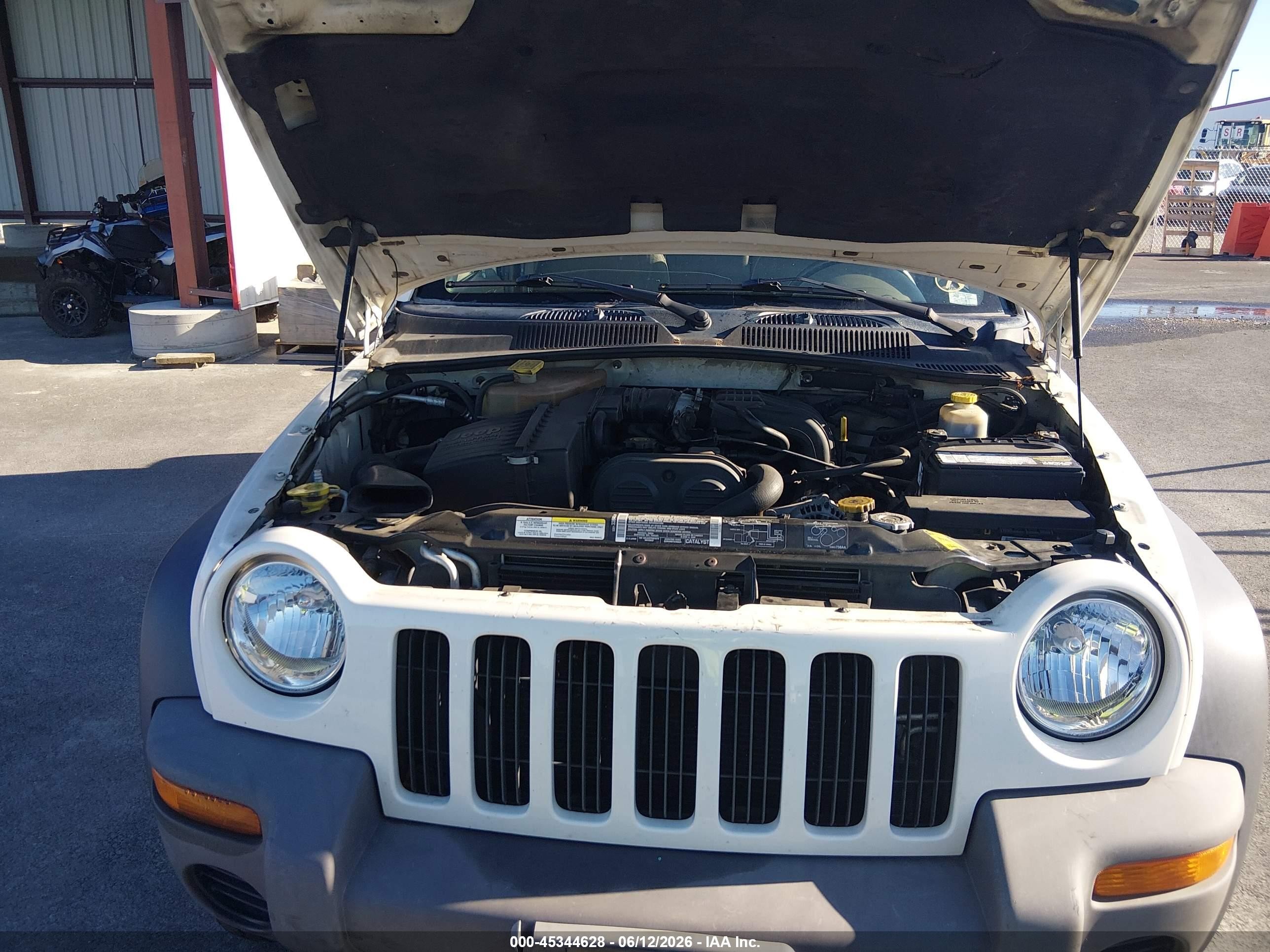 2002 Jeep Liberty Sport White vin: 1J4GL48182W239039