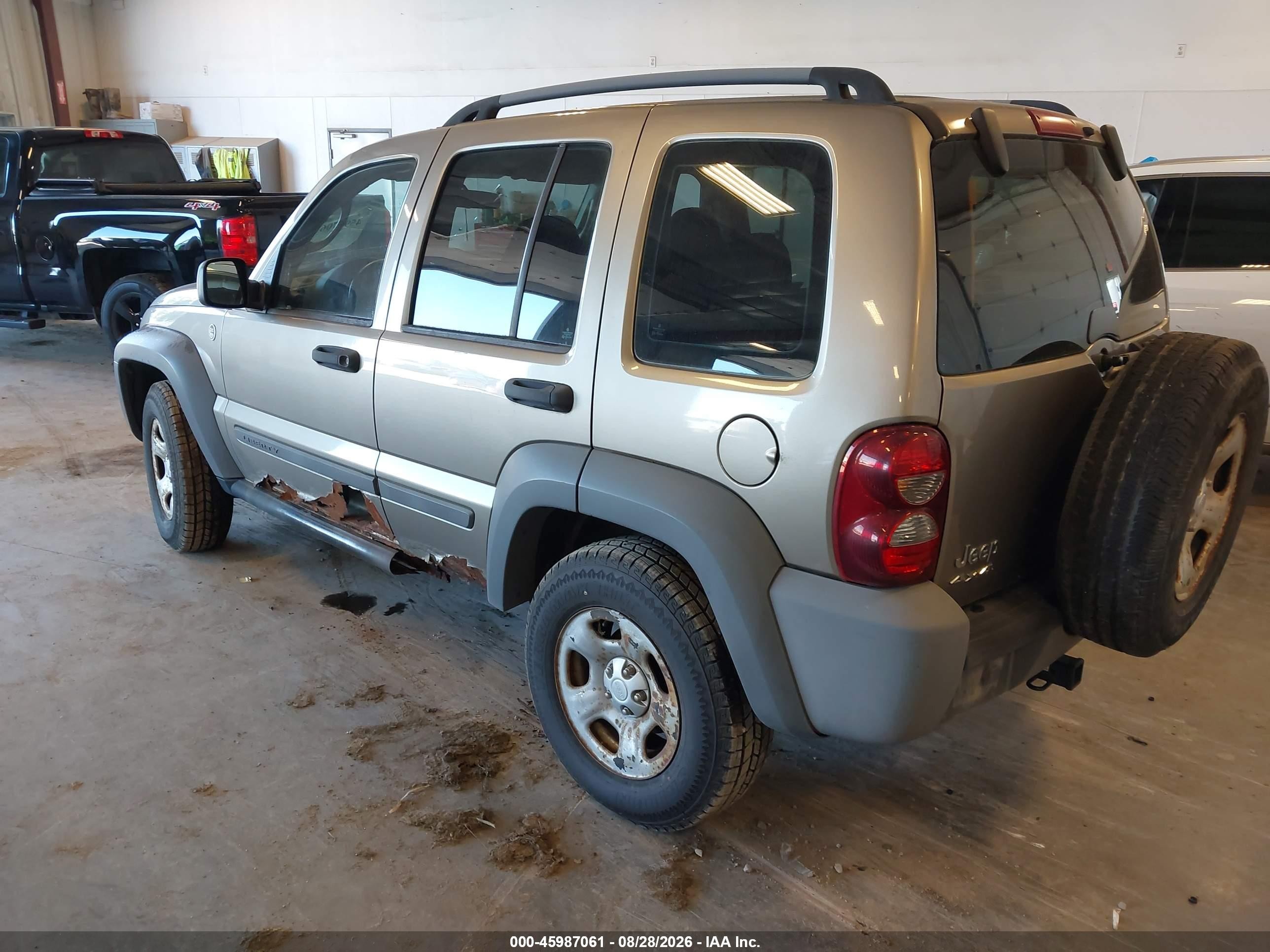 2005 Jeep Liberty Sport Tan vin: 1J4GL48185W587752
