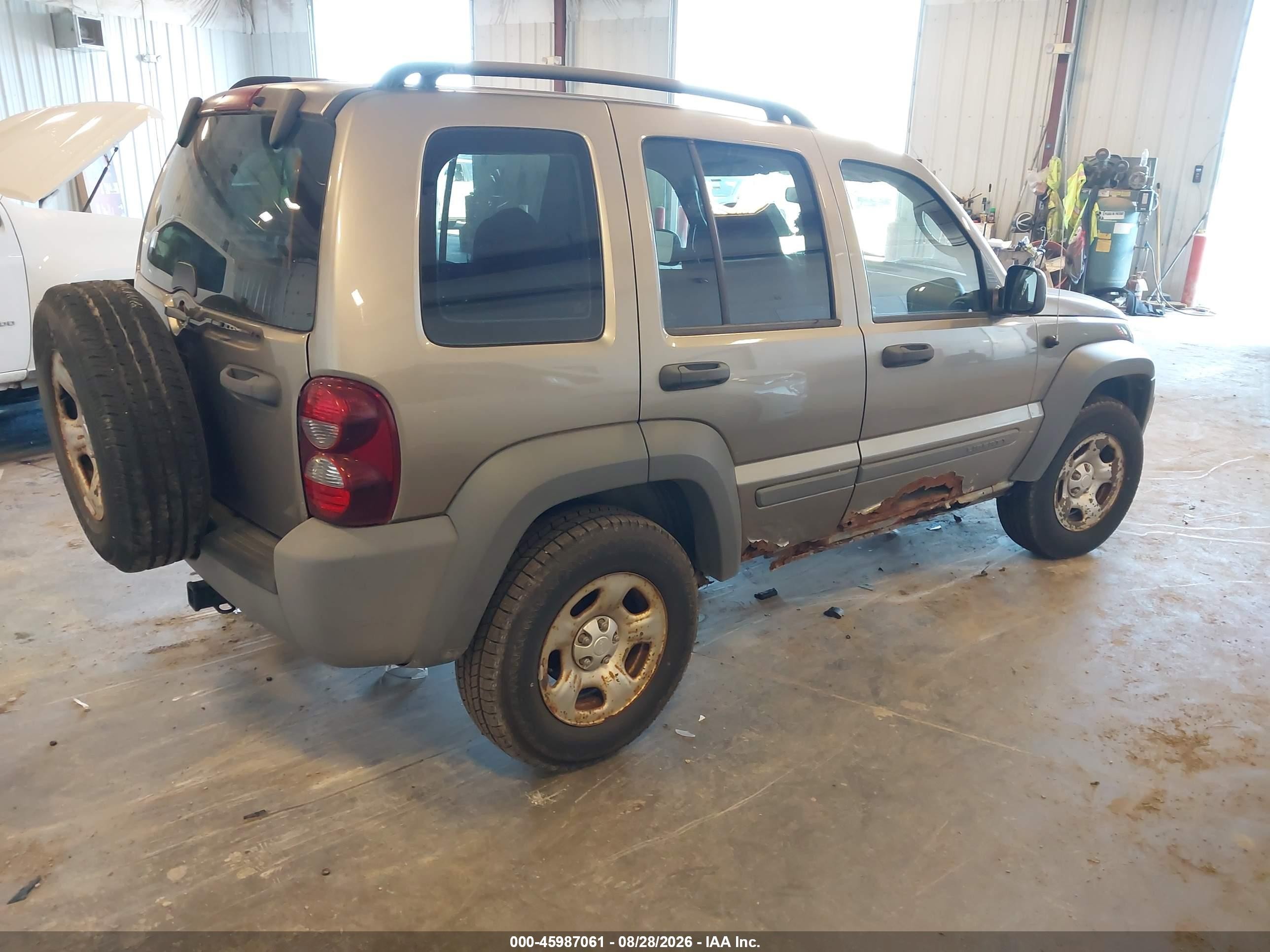 2005 Jeep Liberty Sport Tan vin: 1J4GL48185W587752