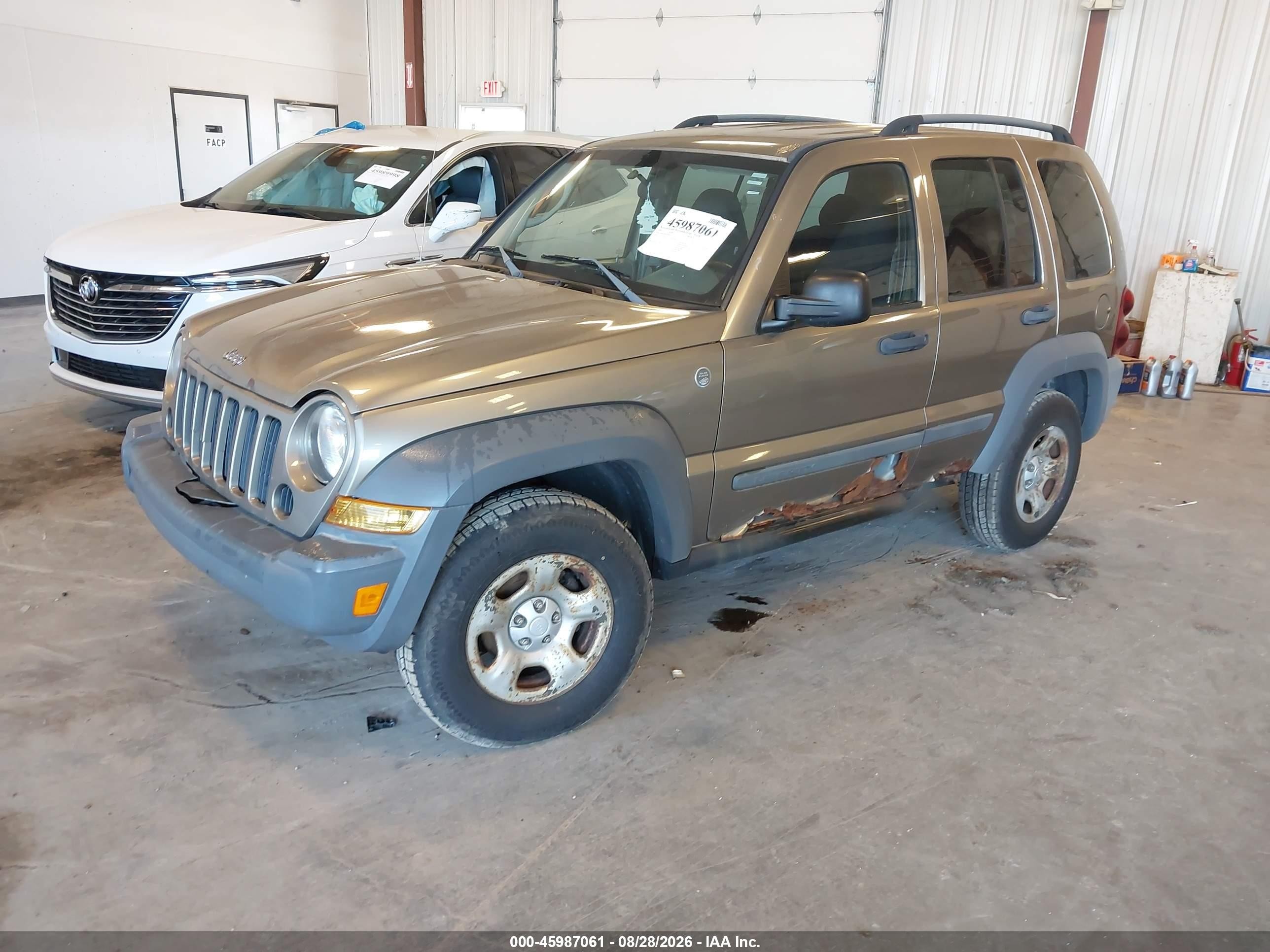 2005 Jeep Liberty Sport Tan vin: 1J4GL48185W587752