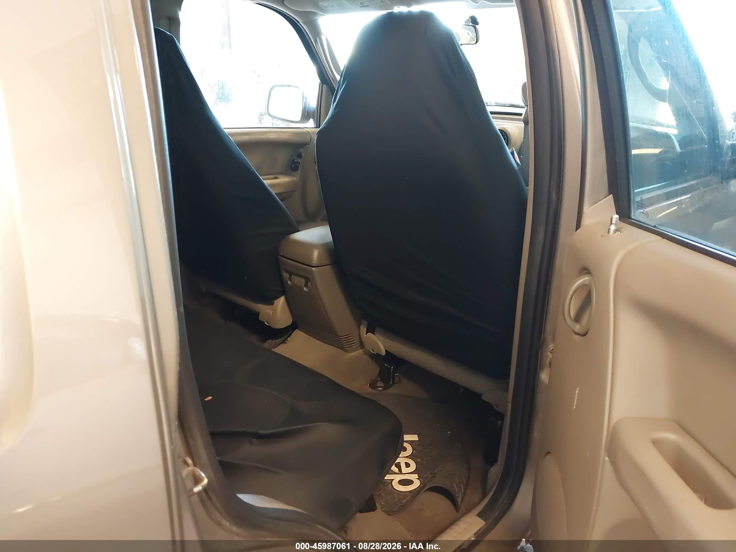 2005 Jeep Liberty Sport Tan vin: 1J4GL48185W587752