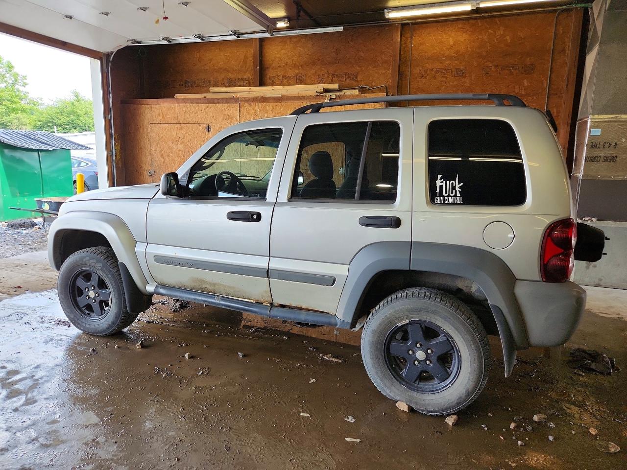 2005 Jeep Liberty Sport Silver vin: 1J4GL48515W636079
