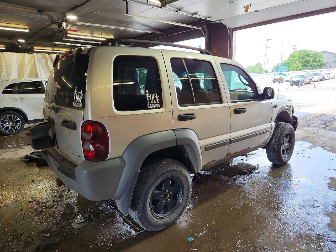 2005 Jeep Liberty Sport Silver vin: 1J4GL48515W636079