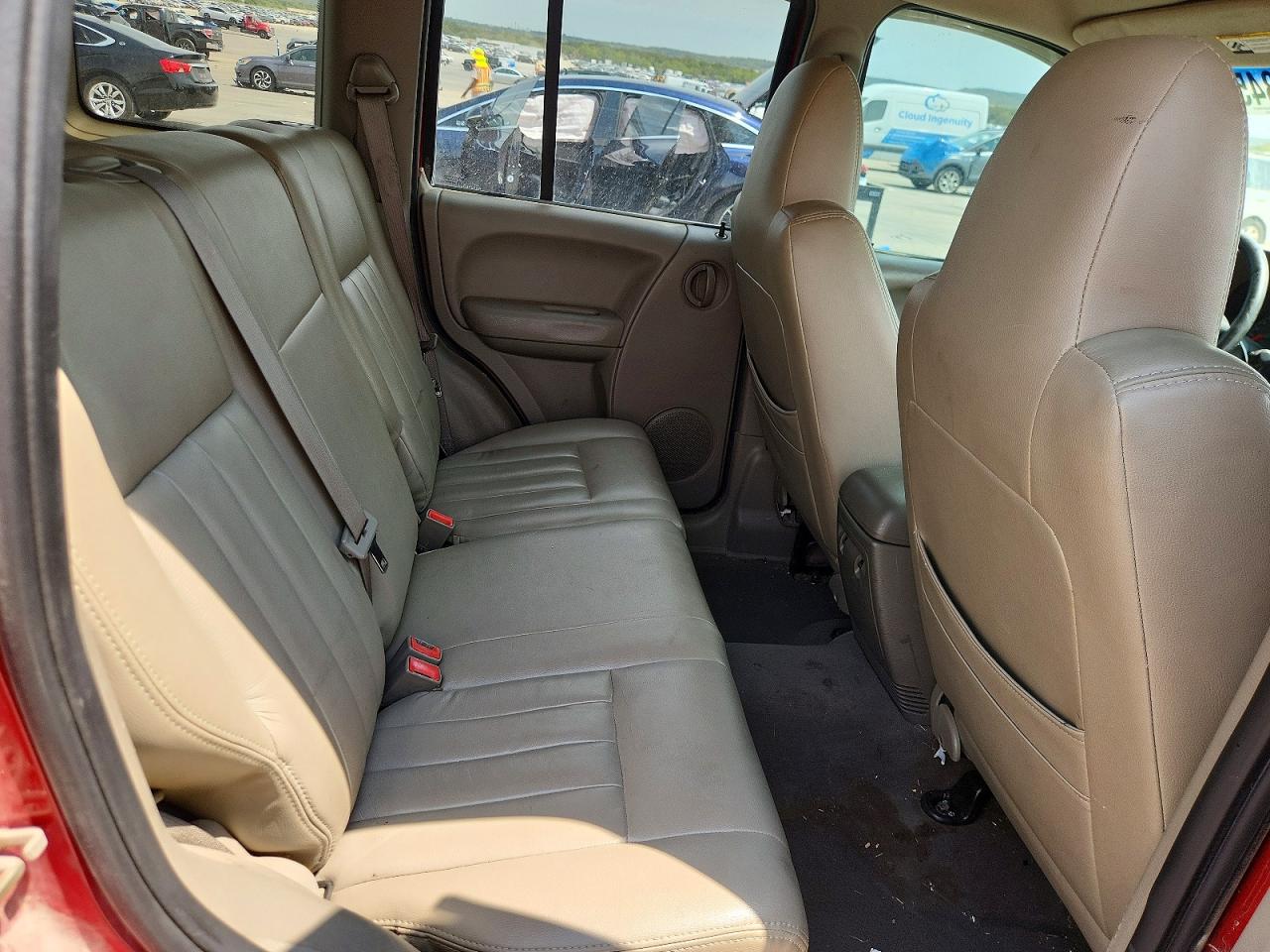 2006 Jeep Liberty Sport Red vin: 1J4GL48556W105372
