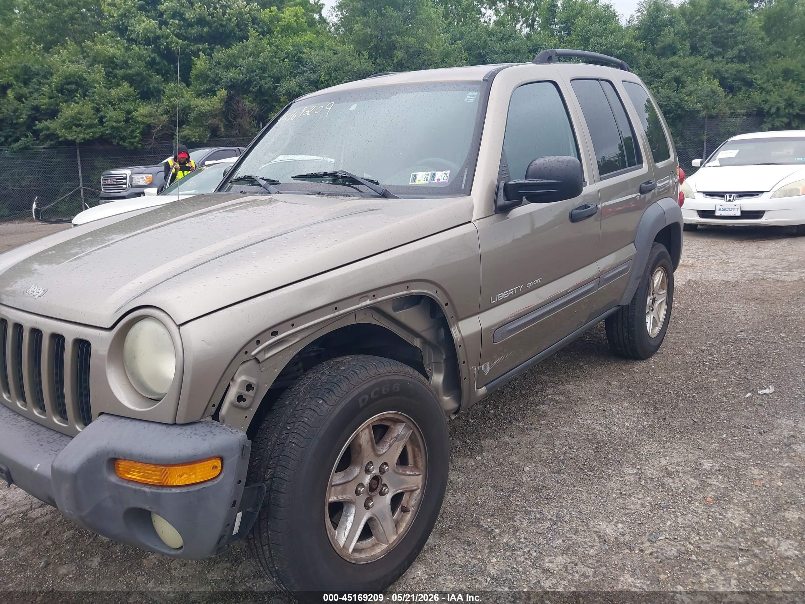 2003 Jeep Liberty Sport Tan vin: 1J4GL48K03W671375