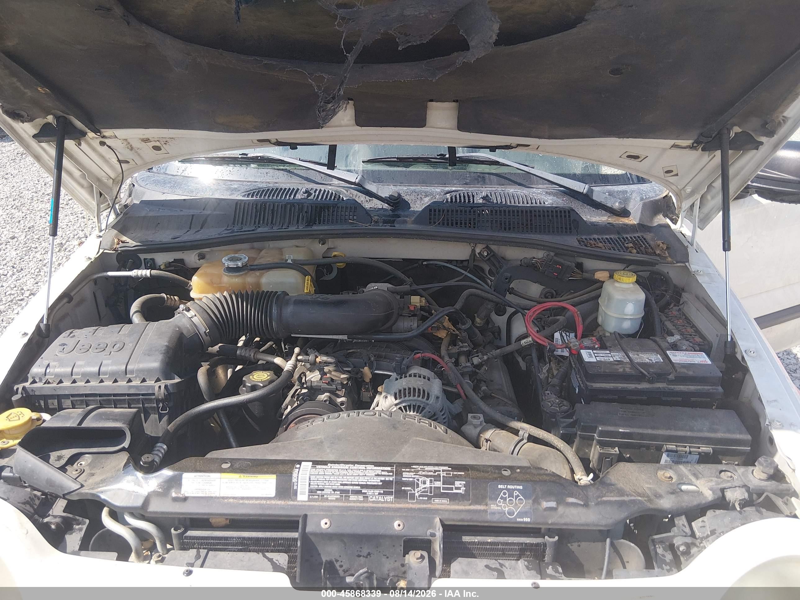 2004 Jeep Liberty Sport White vin: 1J4GL48K04W108800