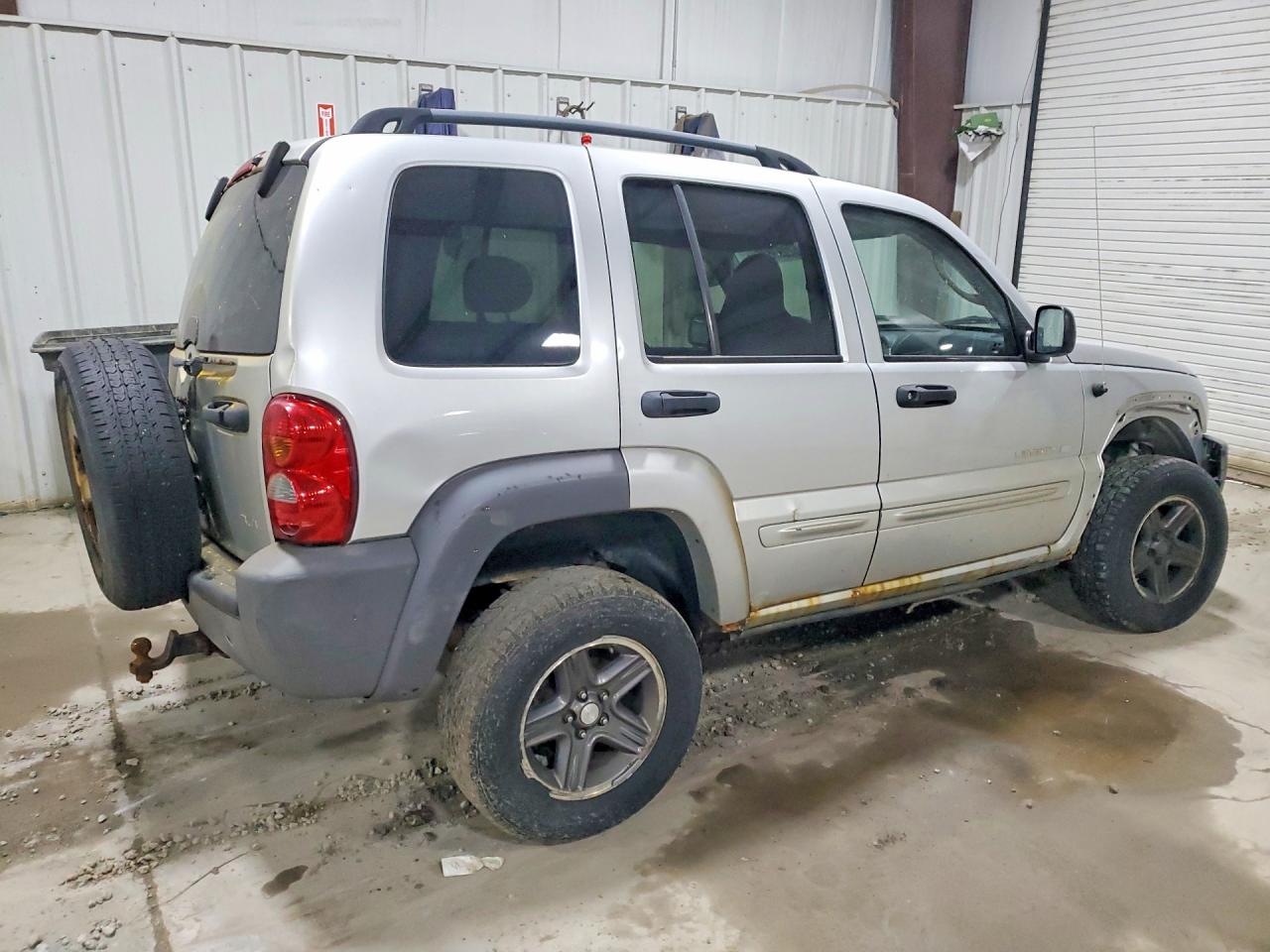 2004 Jeep Liberty Sport Silver vin: 1J4GL48K04W229682