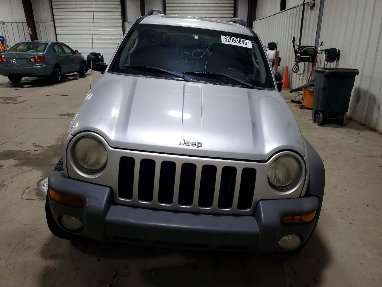 2004 Jeep Liberty Sport Silver vin: 1J4GL48K04W229682