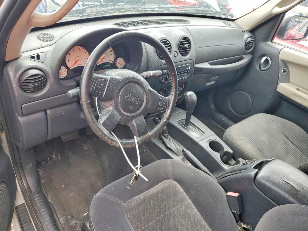 2004 Jeep Liberty Sport Silver vin: 1J4GL48K04W229682