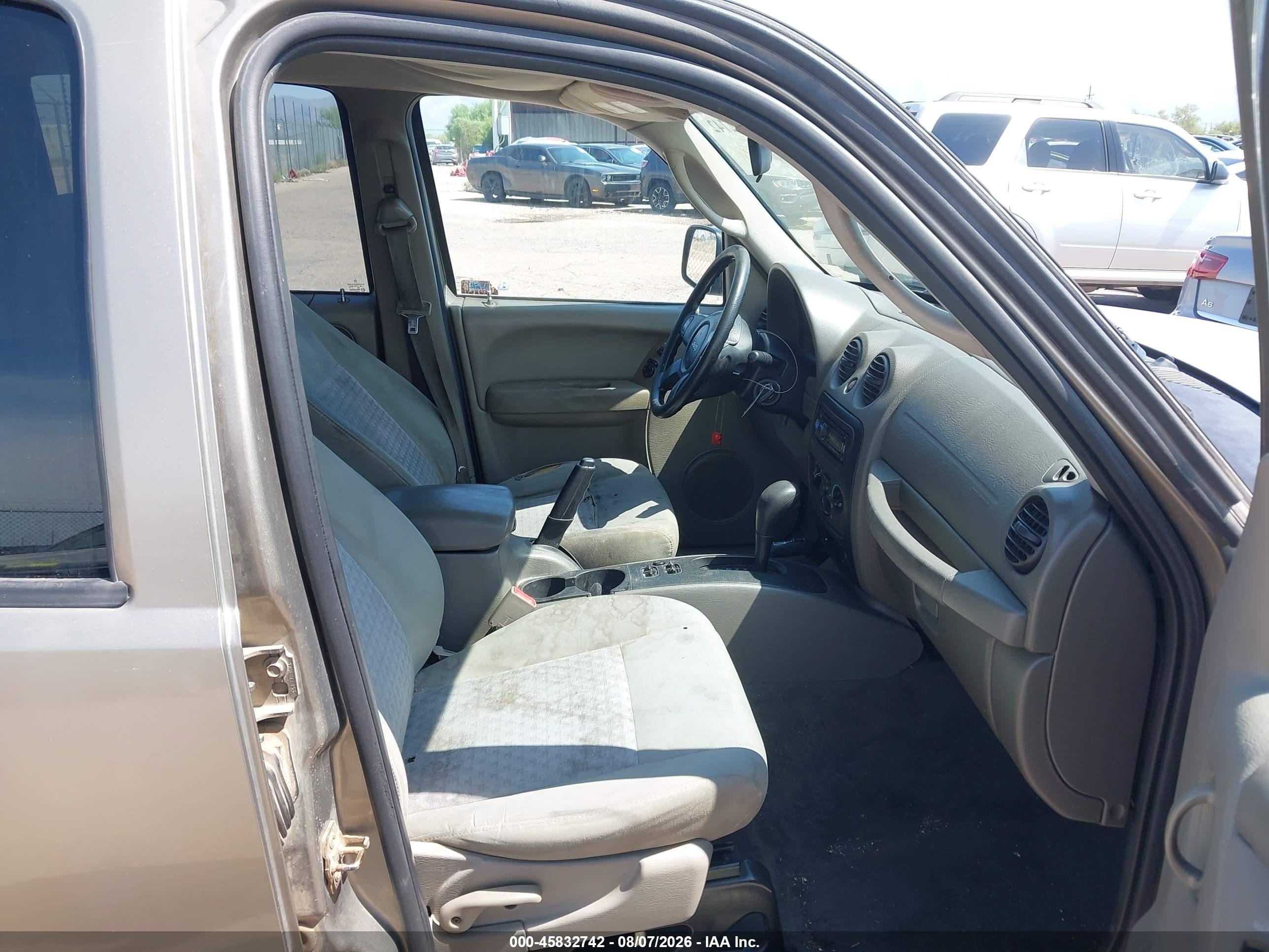 2005 Jeep Liberty Sport Gold vin: 1J4GL48K05W516909