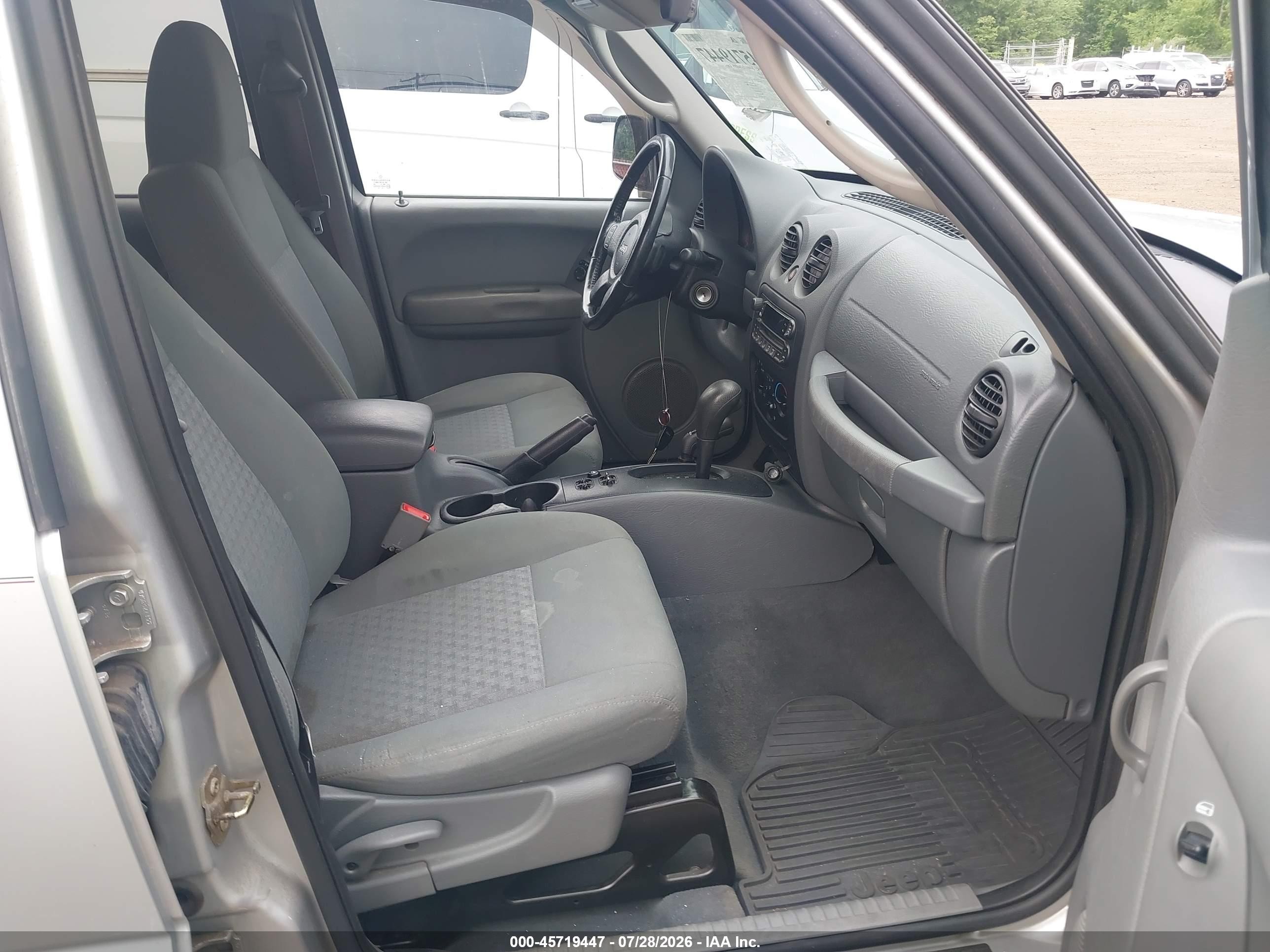 2005 Jeep Liberty Sport Gray vin: 1J4GL48K05W568895