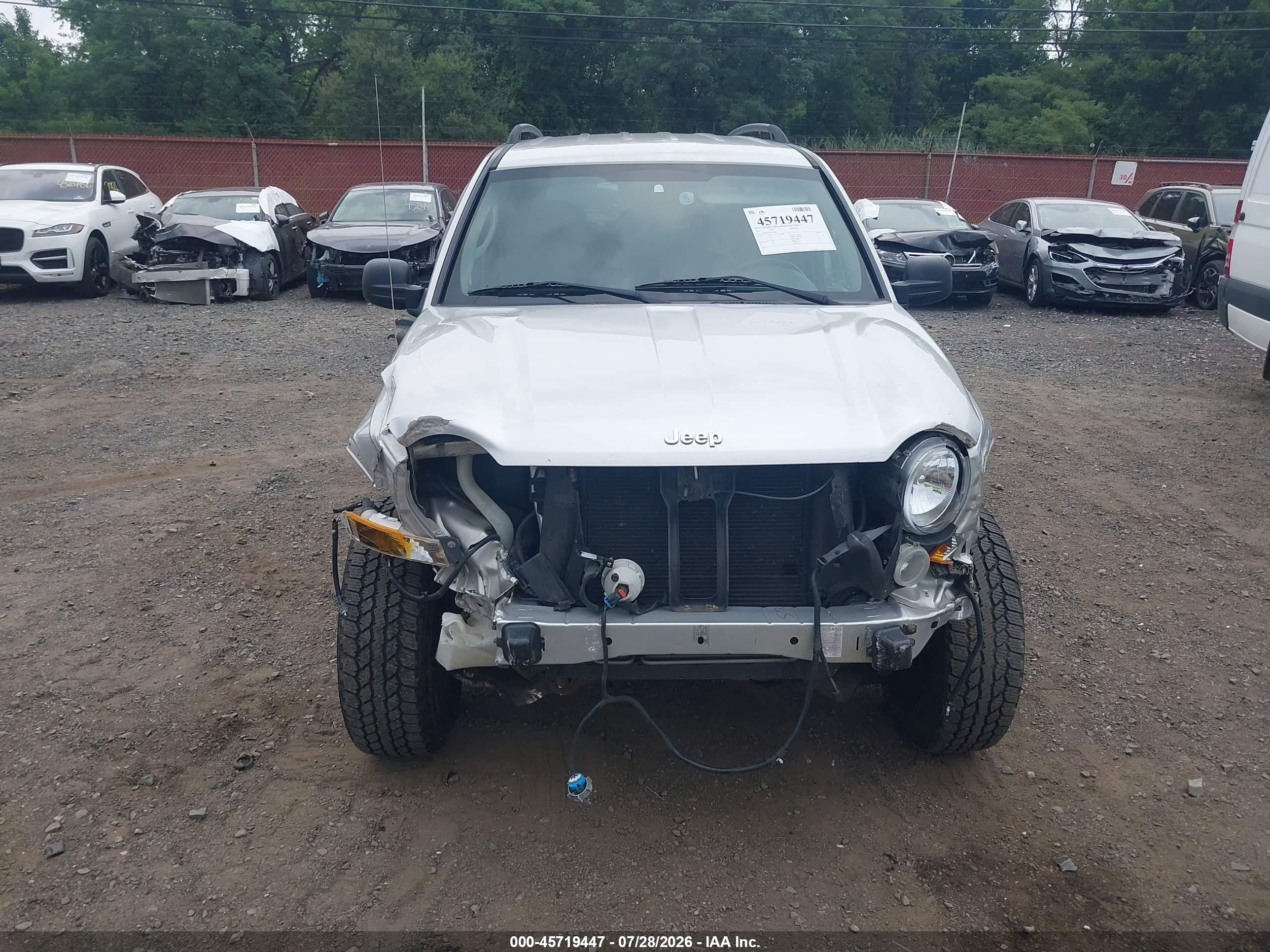 2005 Jeep Liberty Sport Gray vin: 1J4GL48K05W568895