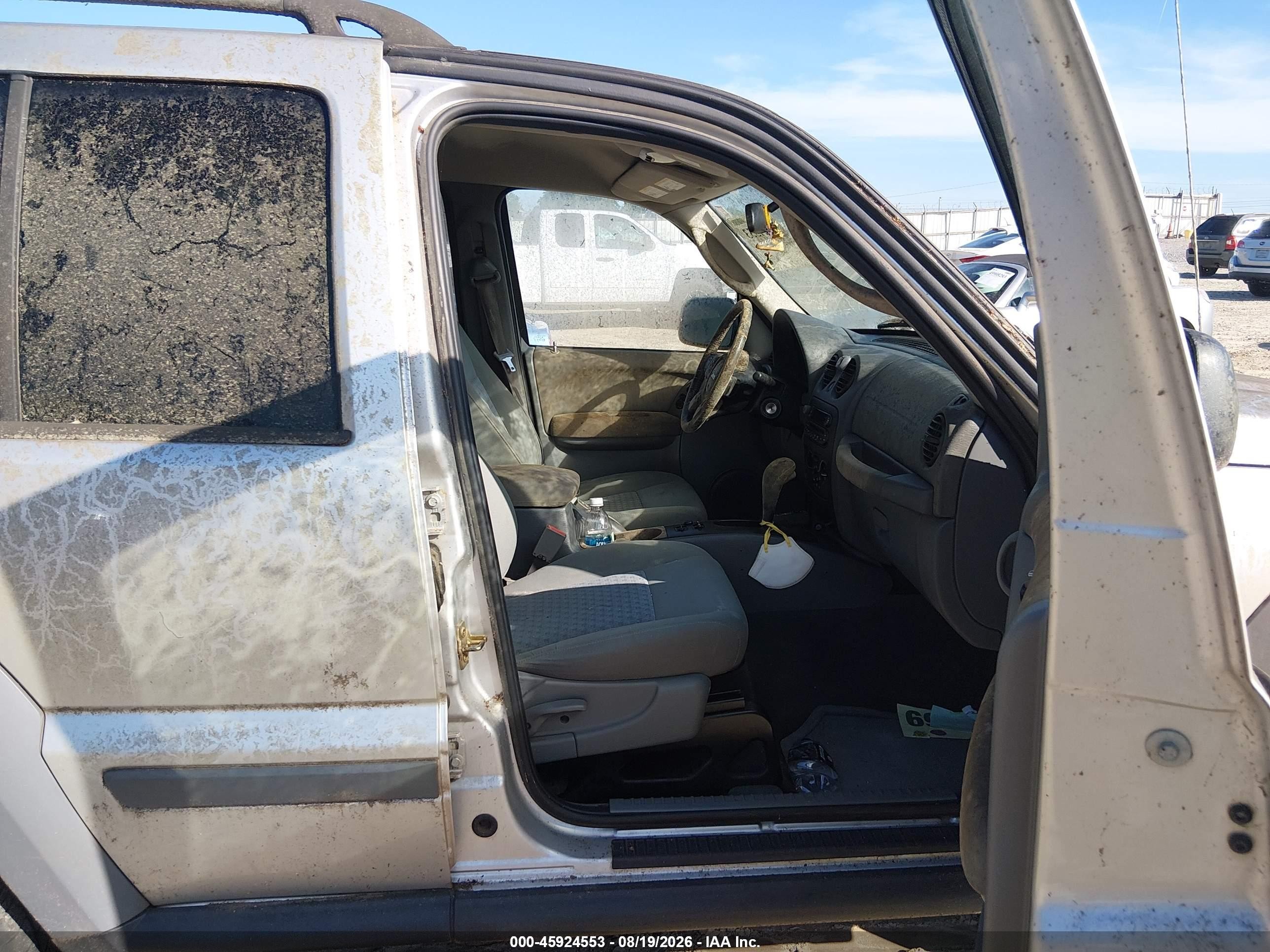 2005 Jeep Liberty Sport Silver vin: 1J4GL48K05W616377