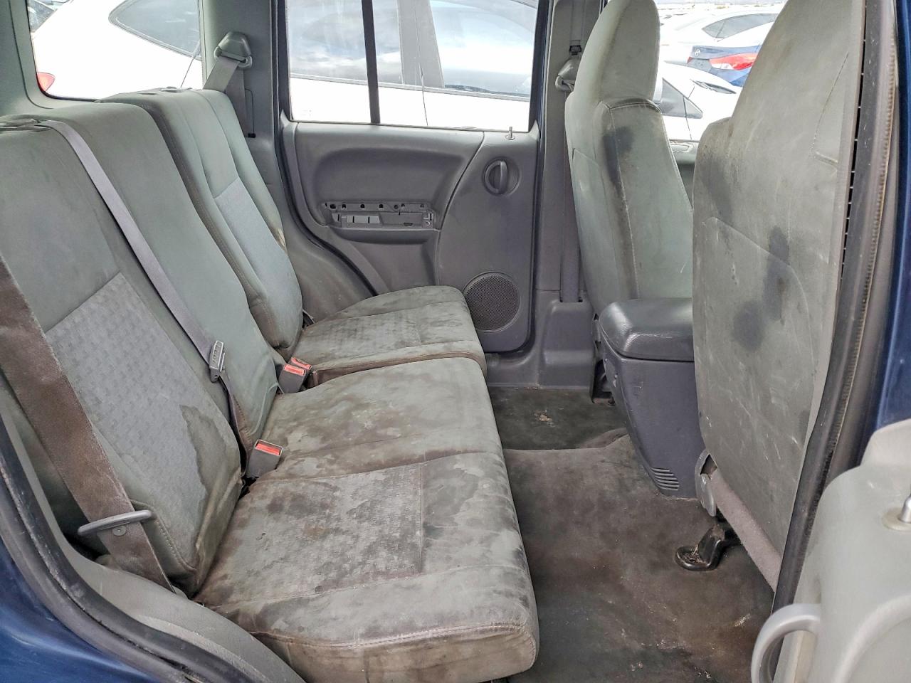 2005 Jeep Liberty Sport Blue vin: 1J4GL48K05W631932
