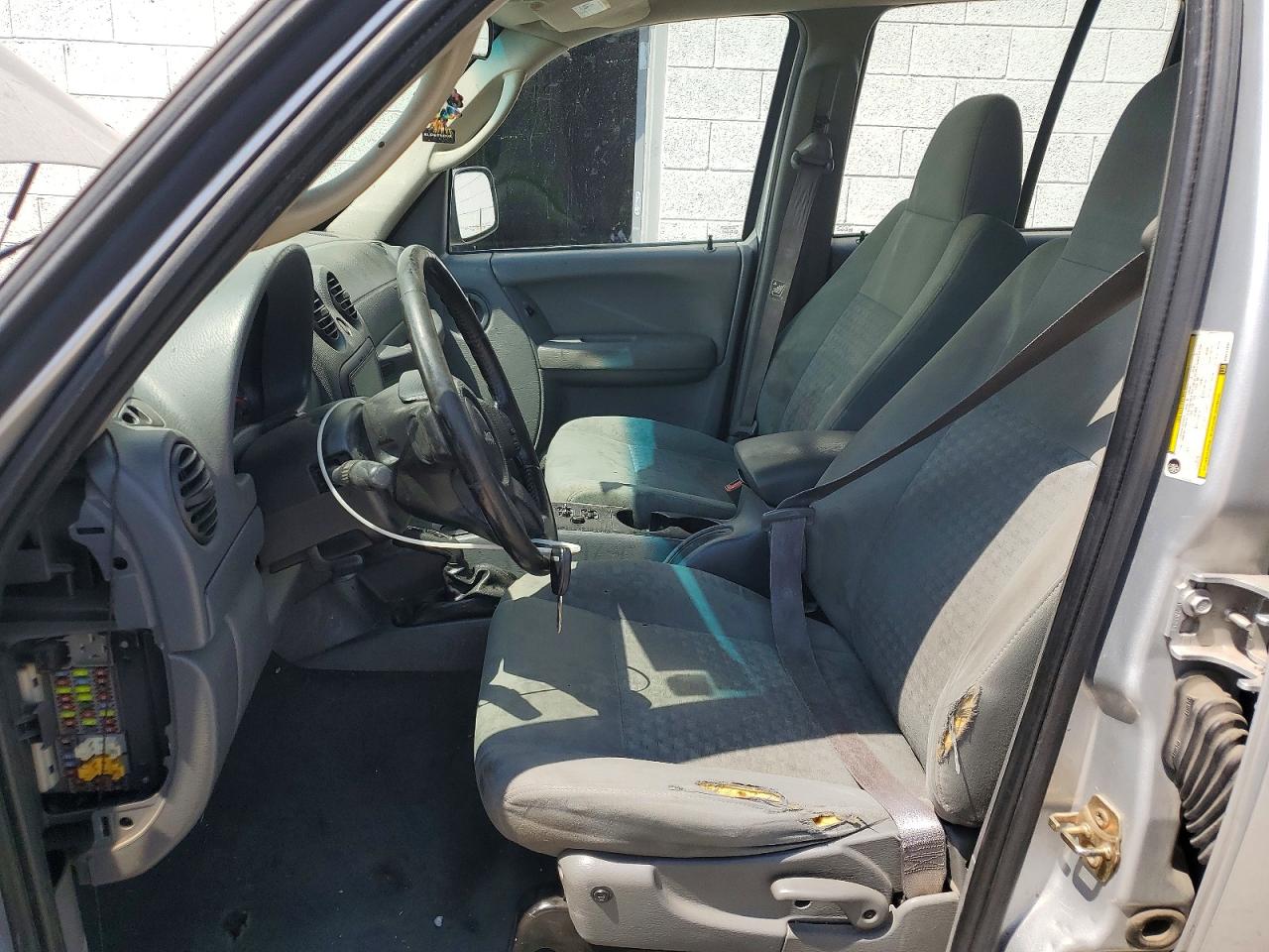 2006 Jeep Liberty Sport Silver vin: 1J4GL48K06W231032