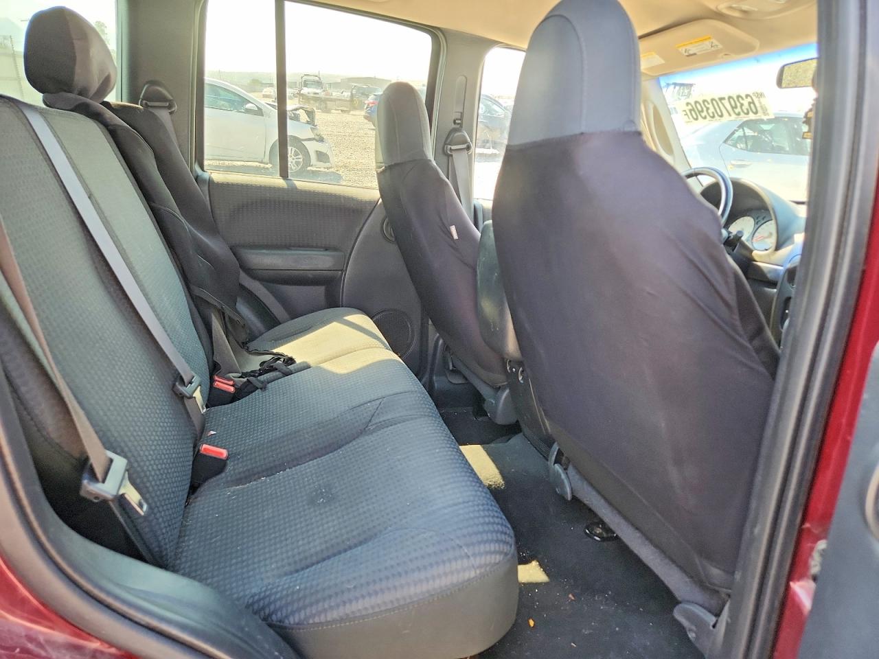 2002 Jeep Liberty Sport Burgundy vin: 1J4GL48K12W296207