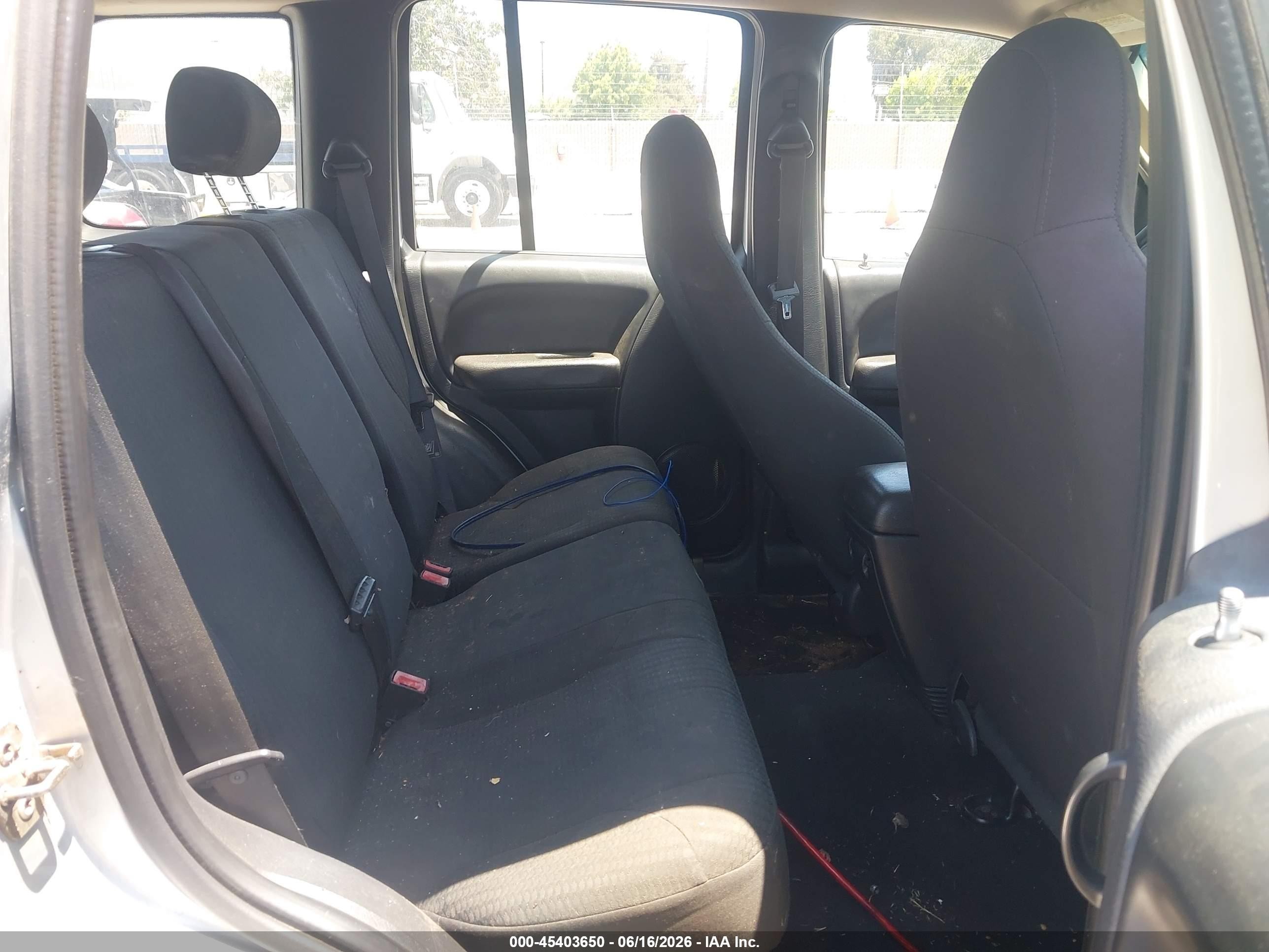 2003 Jeep Liberty Sport Silver vin: 1J4GL48K13W548863