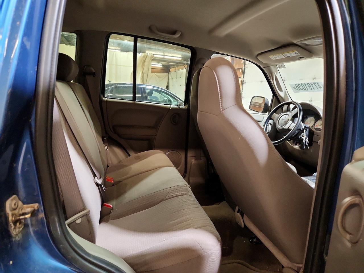 2004 Jeep Liberty Sport Blue vin: 1J4GL48K14W185031