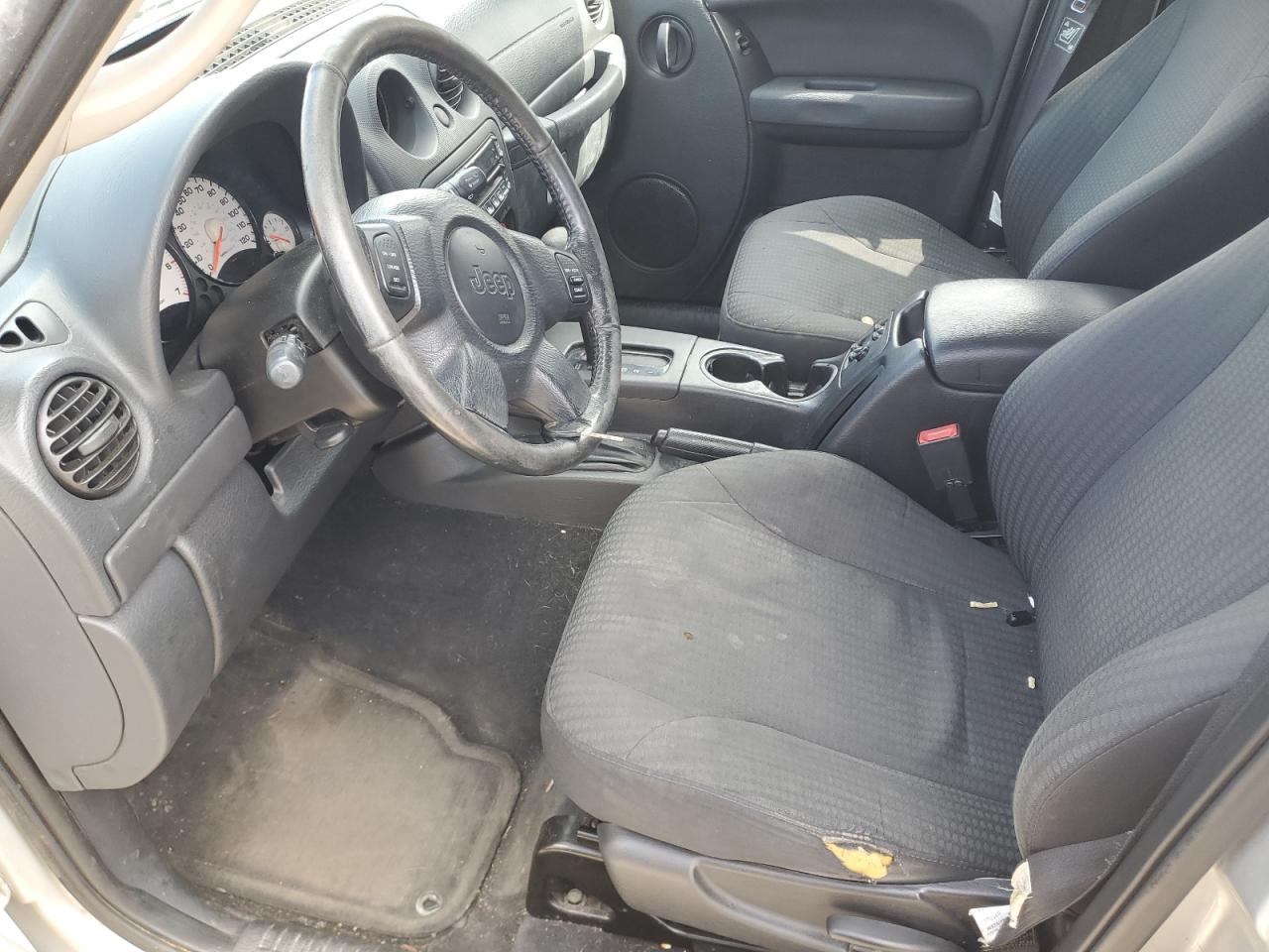 2004 Jeep Liberty Sport Серебряный vin: 1J4GL48K14W267521