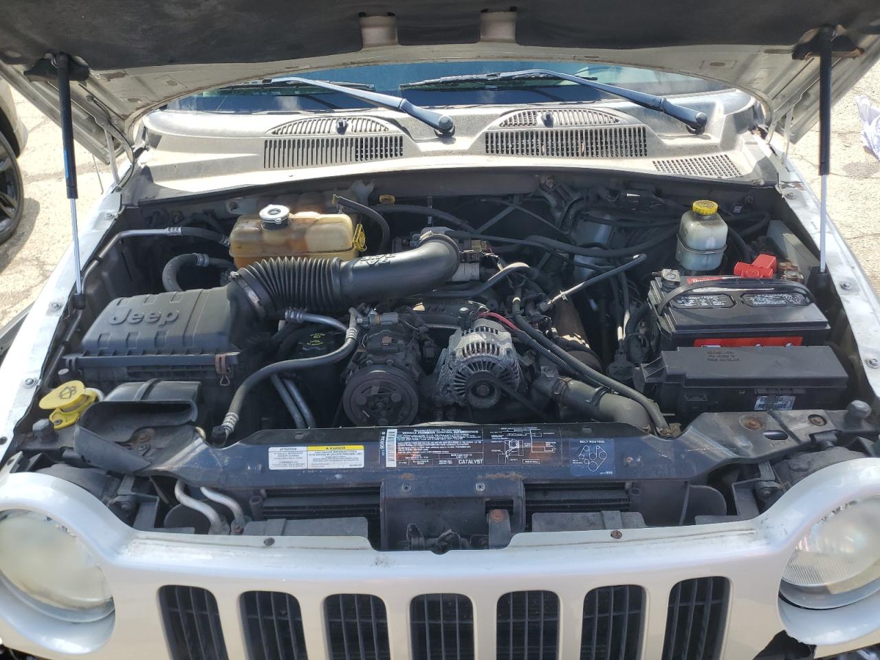 2004 Jeep Liberty Sport Серебряный vin: 1J4GL48K14W267521
