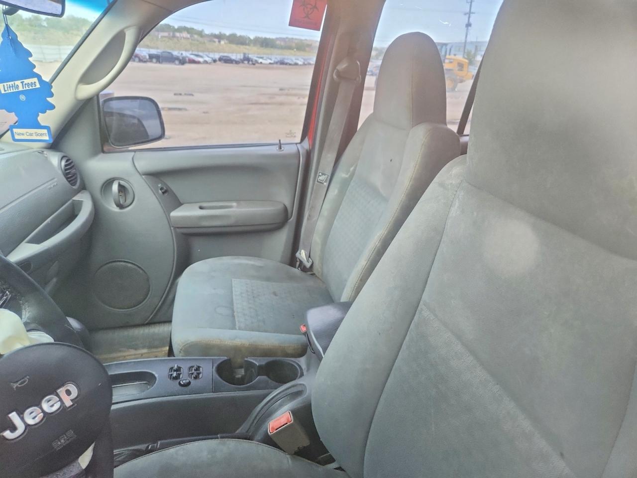2005 Jeep Liberty Sport Красный vin: 1J4GL48K15W505482