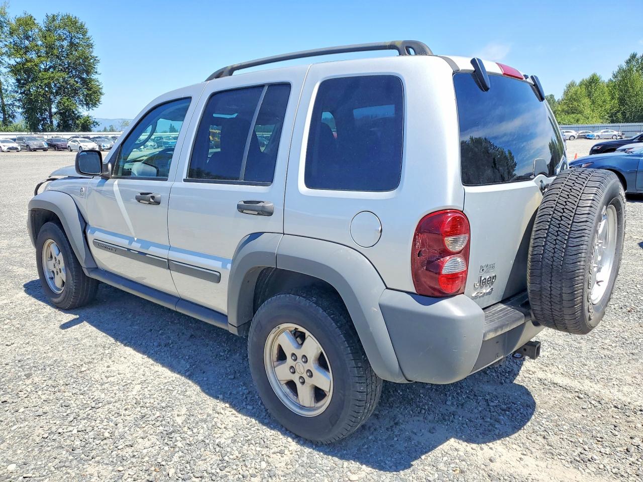 2005 Jeep Liberty Sport Silver vin: 1J4GL48K15W530012