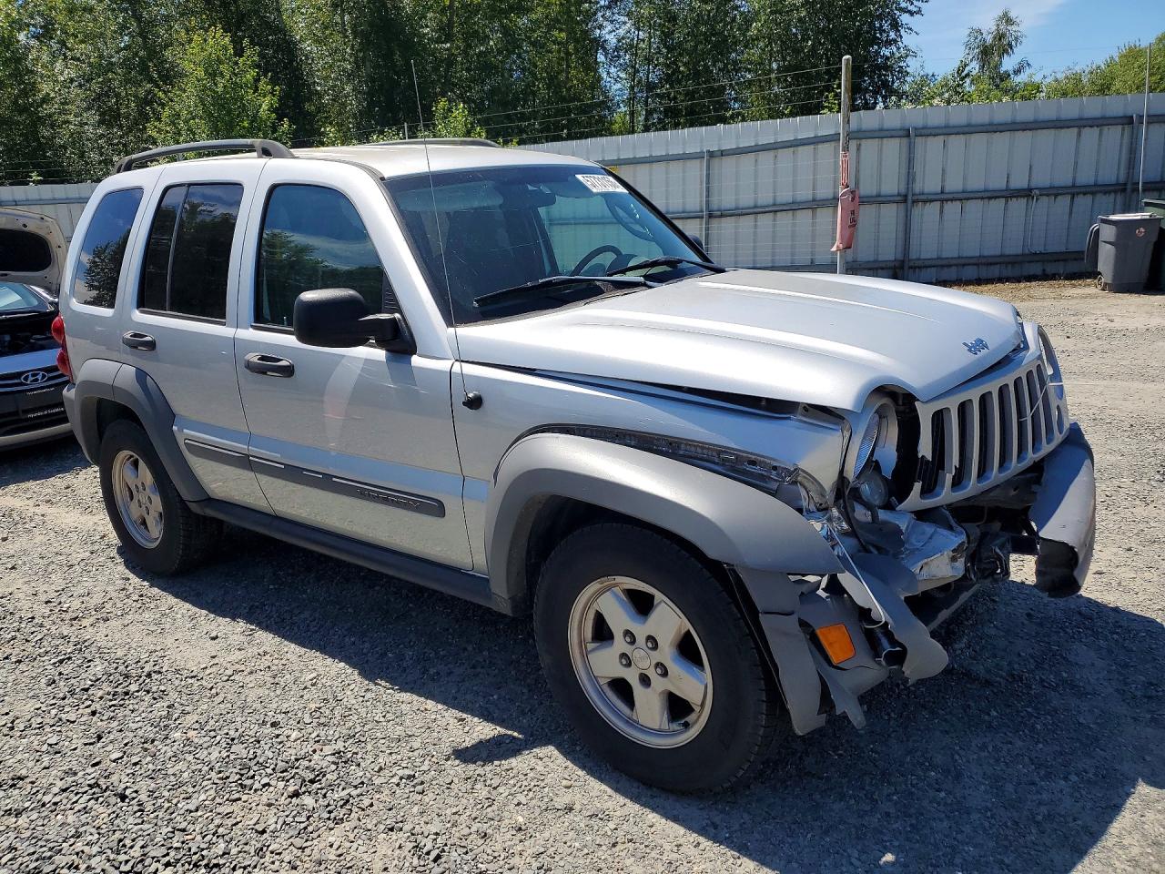 2005 Jeep Liberty Sport Silver vin: 1J4GL48K15W530012
