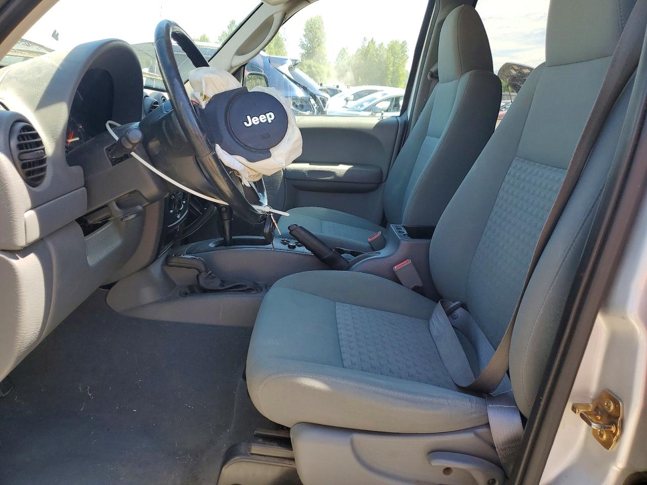 2005 Jeep Liberty Sport Silver vin: 1J4GL48K15W530012