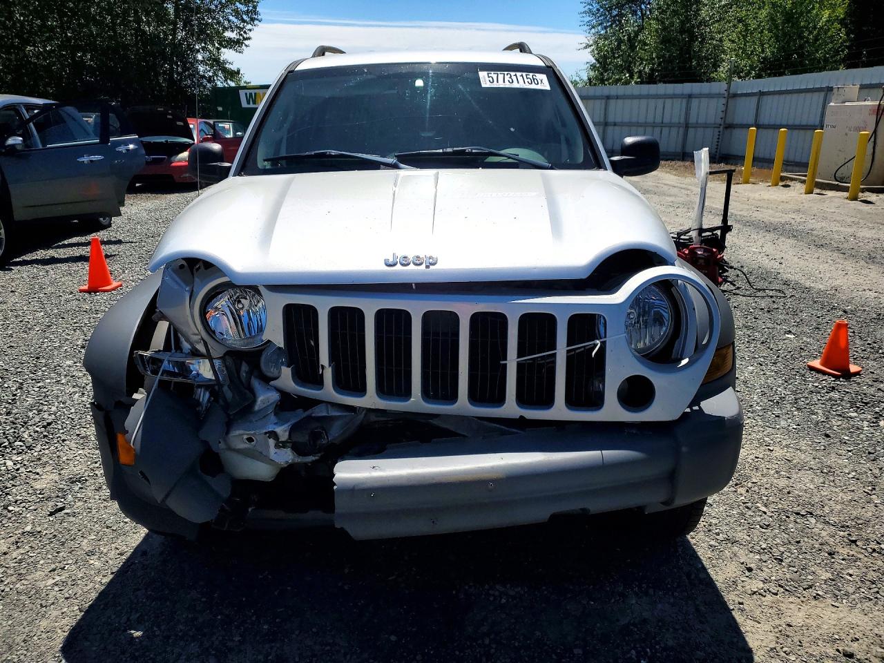 2005 Jeep Liberty Sport Silver vin: 1J4GL48K15W530012