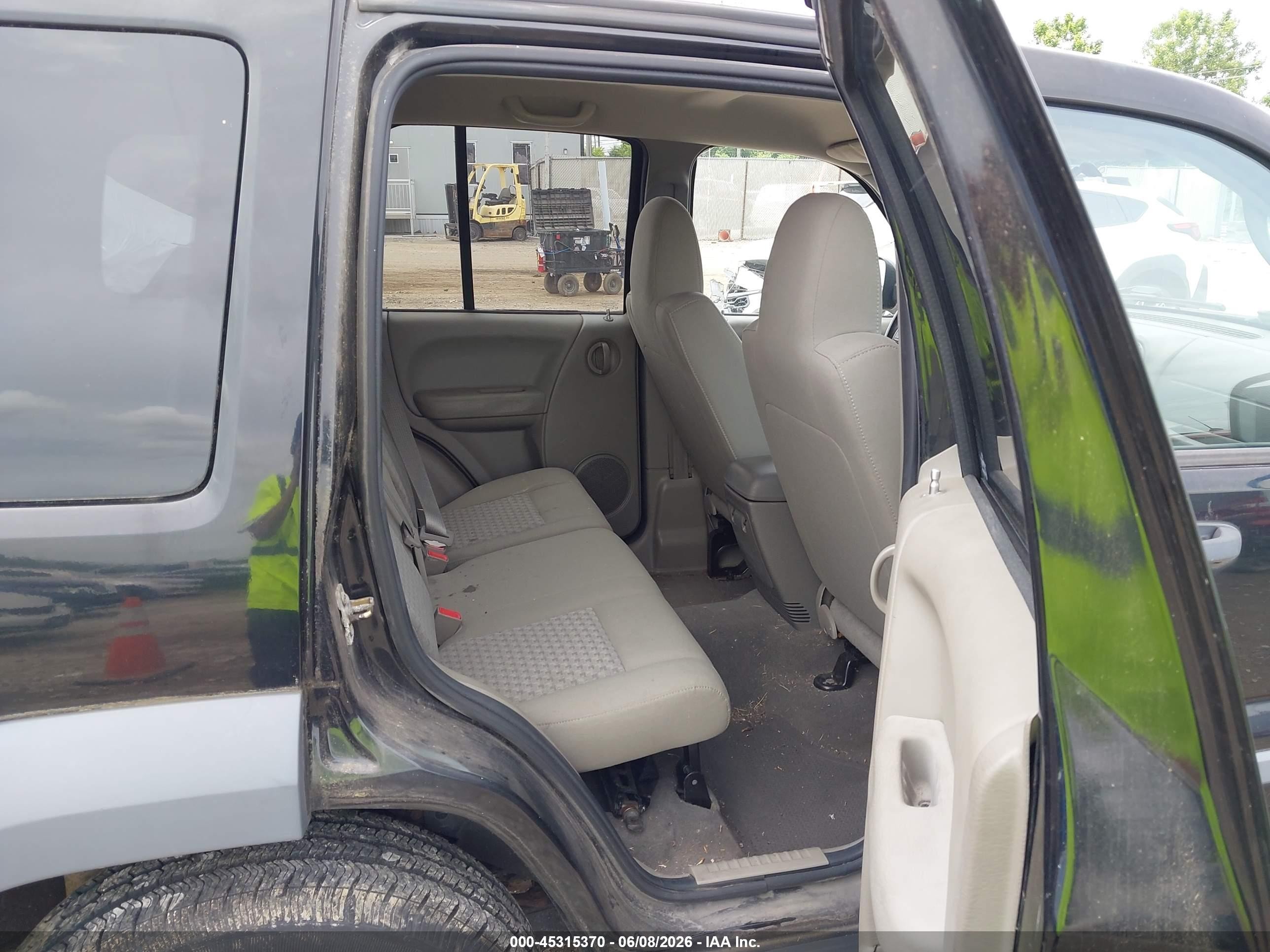 2005 Jeep Liberty Sport Black vin: 1J4GL48K15W555427