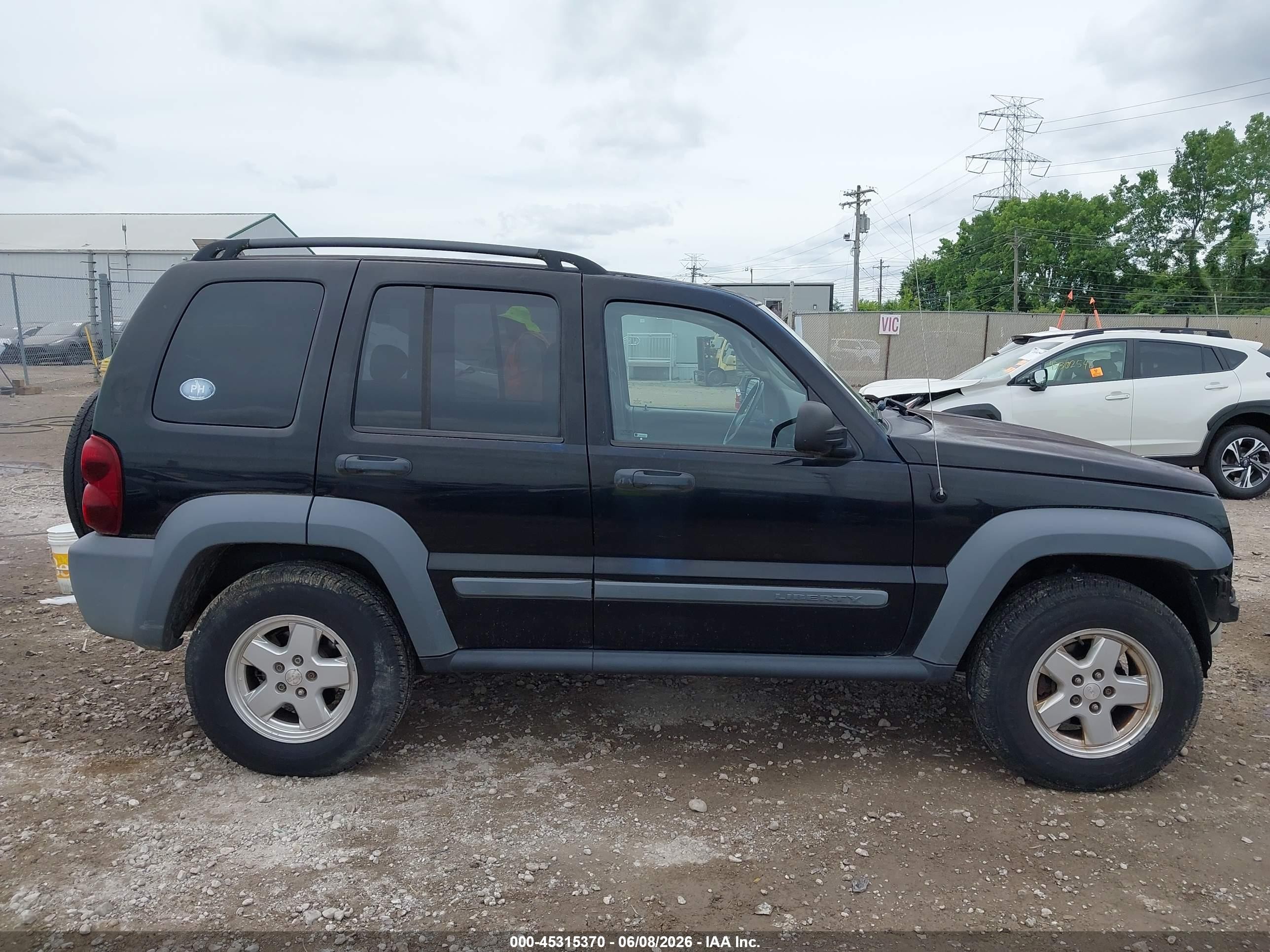 2005 Jeep Liberty Sport Black vin: 1J4GL48K15W555427