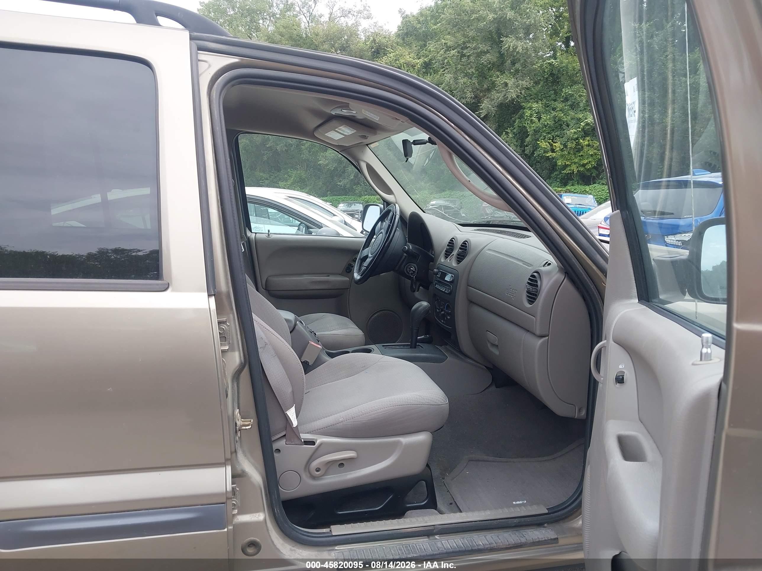 2003 Jeep Liberty Sport Champagne vin: 1J4GL48K23W731799