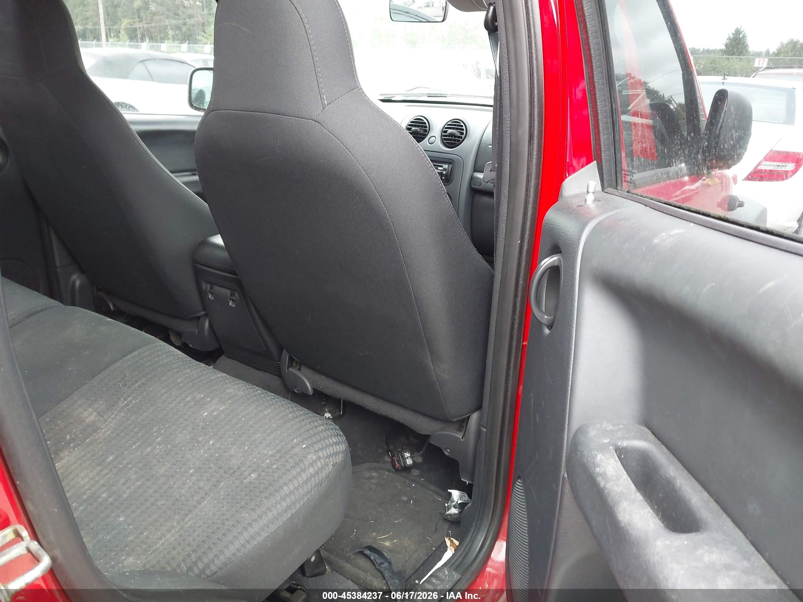 2004 Jeep Liberty Sport Red vin: 1J4GL48K24W201527