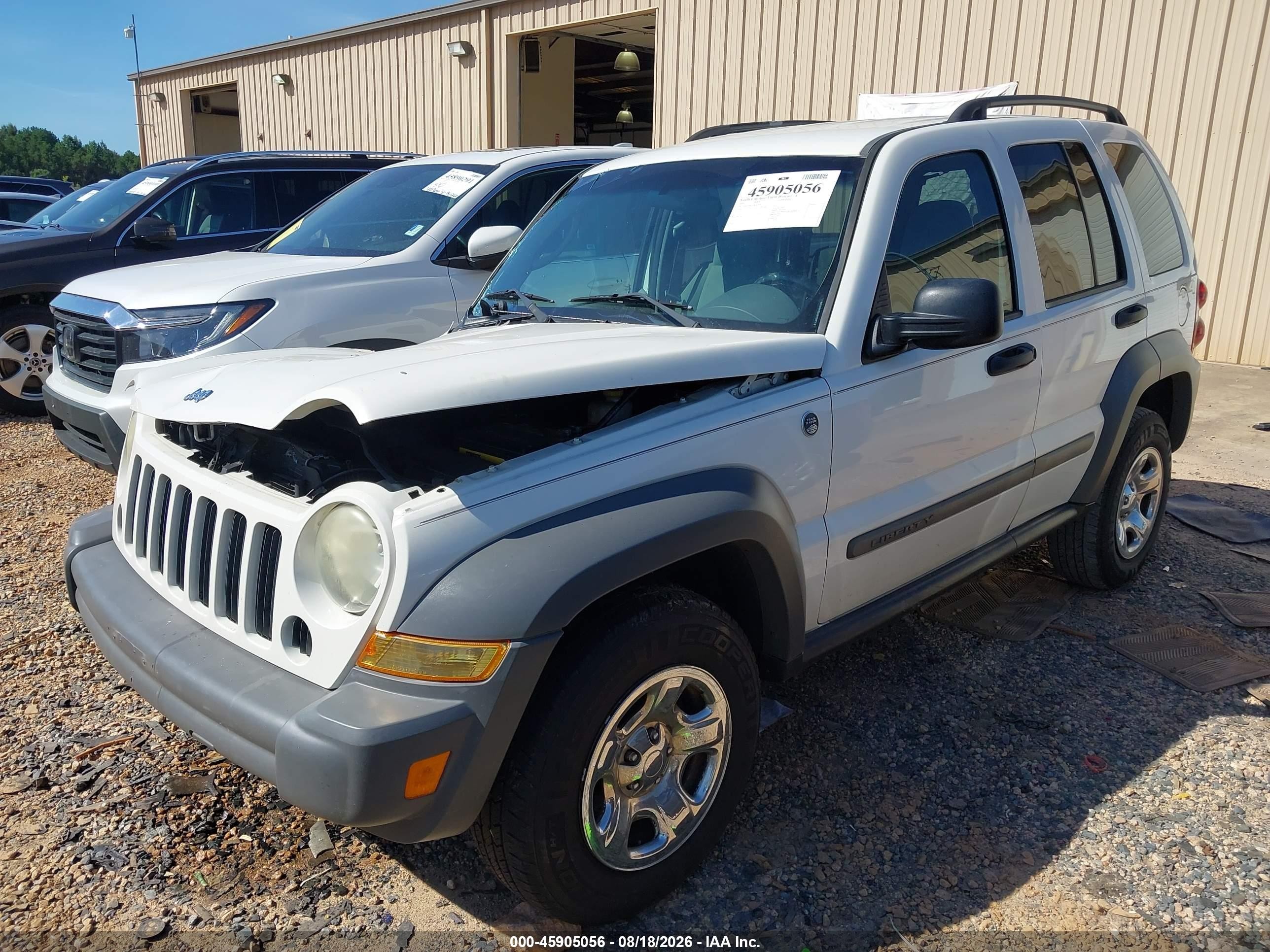 2005 Jeep Liberty Sport Белый vin: 1J4GL48K25W545019