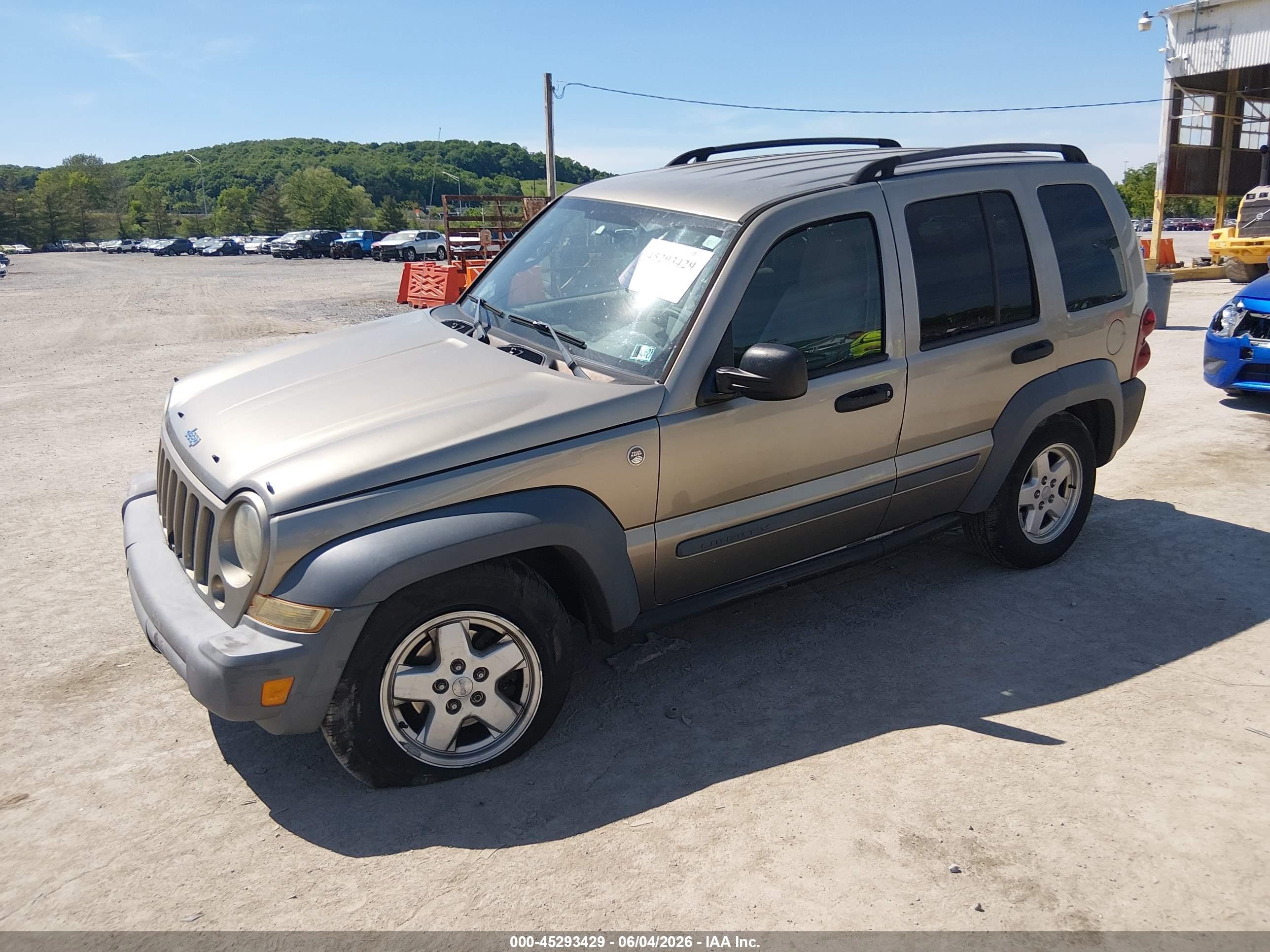2005 Jeep Liberty Sport Gold vin: 1J4GL48K25W677603