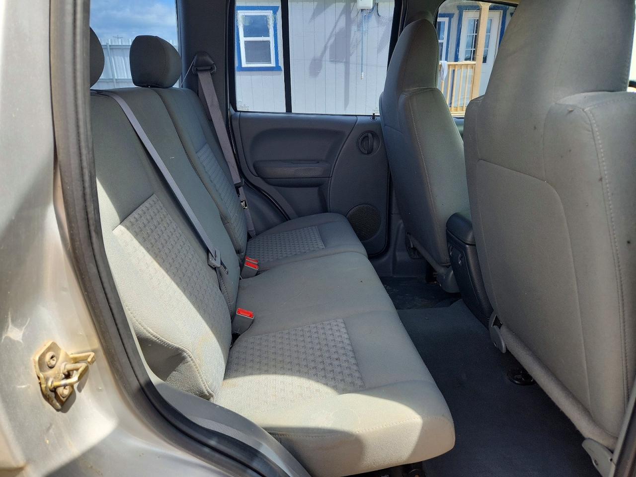 2006 Jeep Liberty Sport Silver vin: 1J4GL48K26W103746