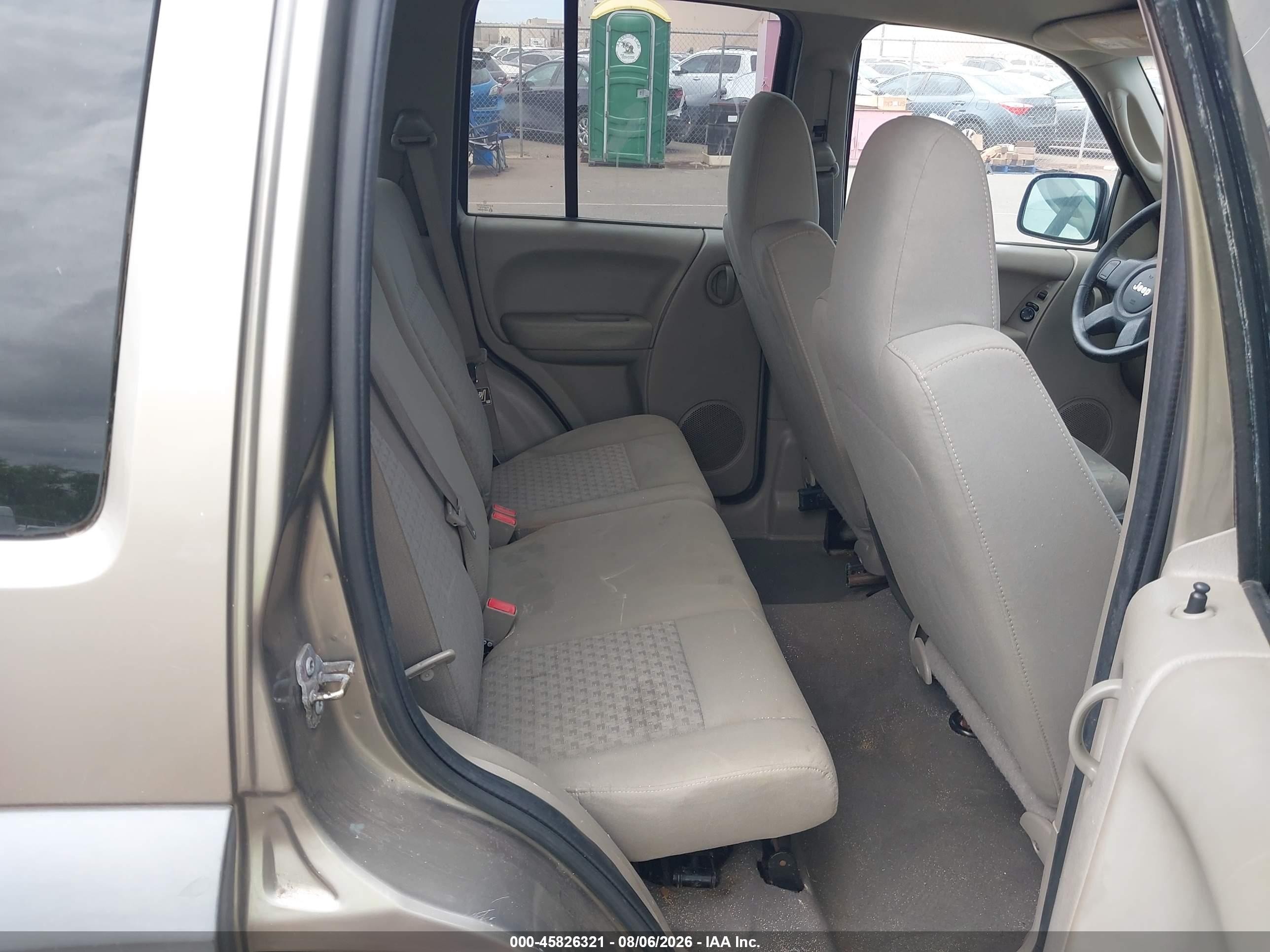 2007 Jeep Liberty Sport Beige vin: 1J4GL48K27W693125