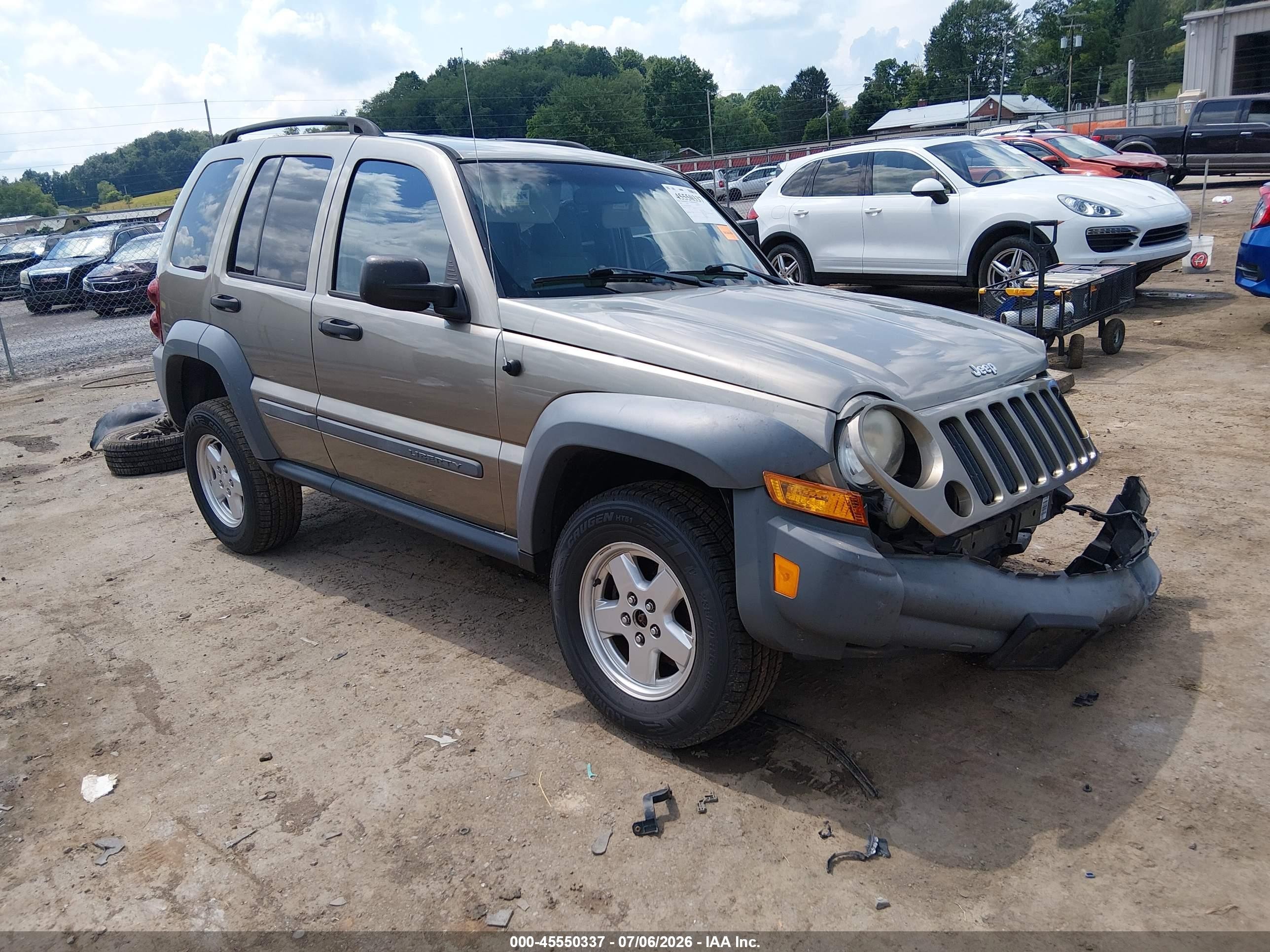 2005 Jeep Liberty Sport Silver vin: 1J4GL48K35W698430