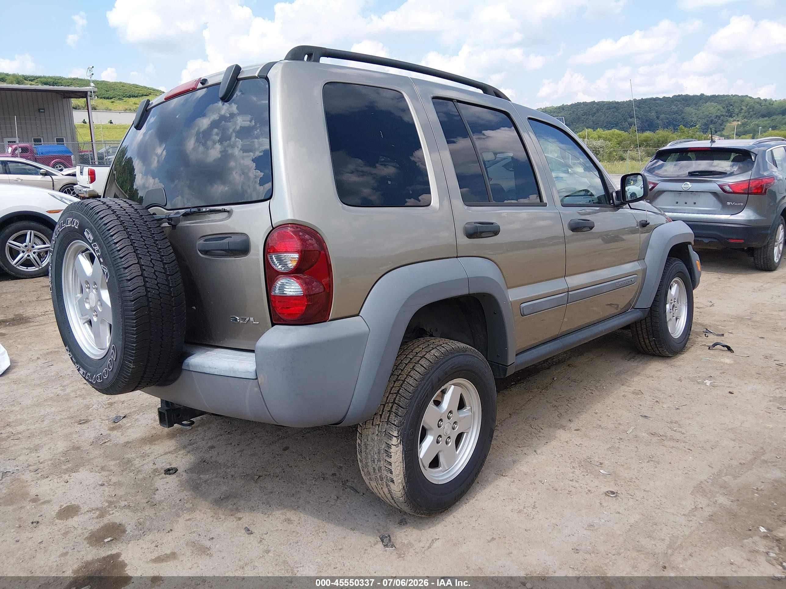 2005 Jeep Liberty Sport Silver vin: 1J4GL48K35W698430