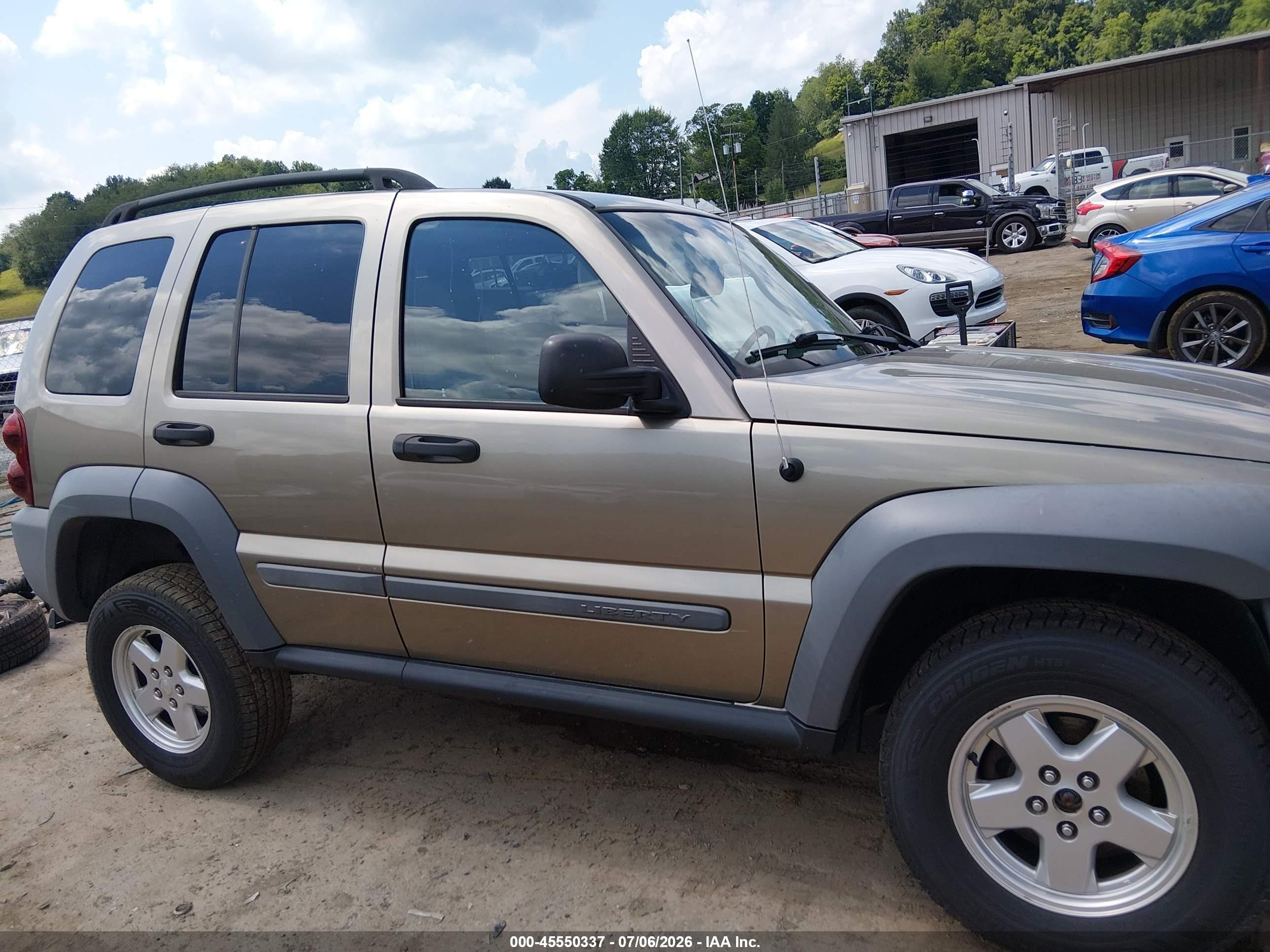 2005 Jeep Liberty Sport Silver vin: 1J4GL48K35W698430