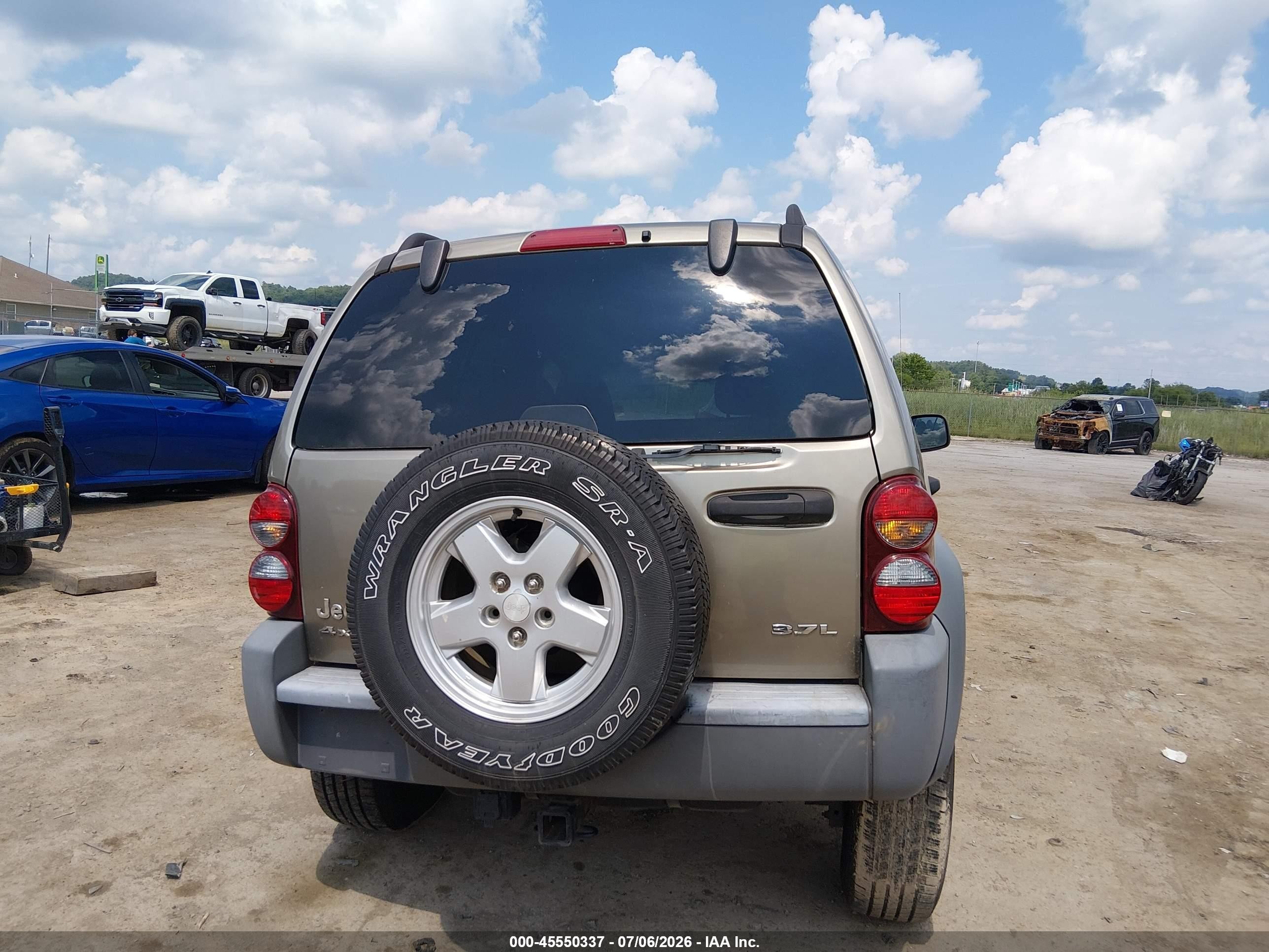 2005 Jeep Liberty Sport Silver vin: 1J4GL48K35W698430