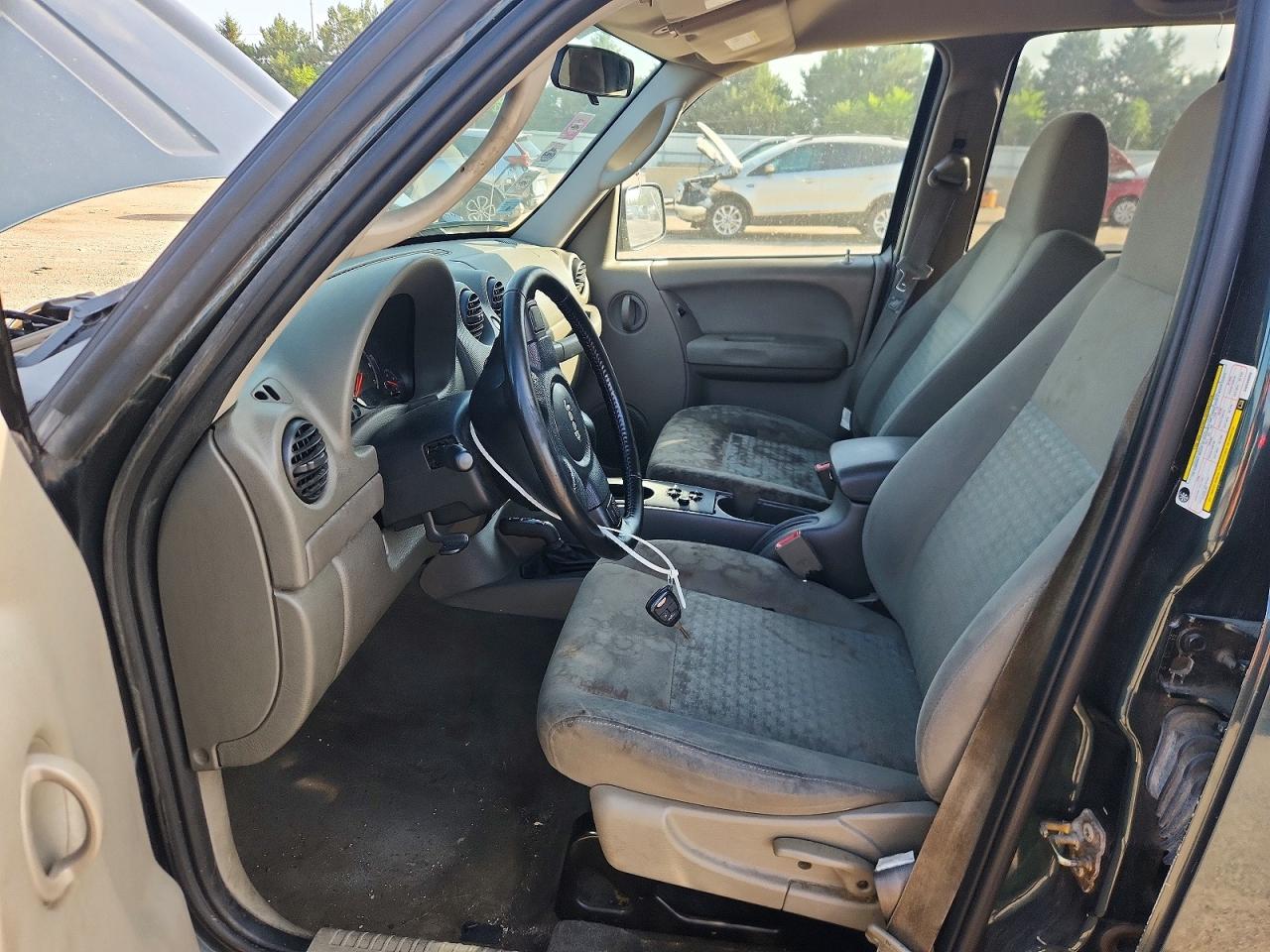 2005 Jeep Liberty Sport Green vin: 1J4GL48K45W599809