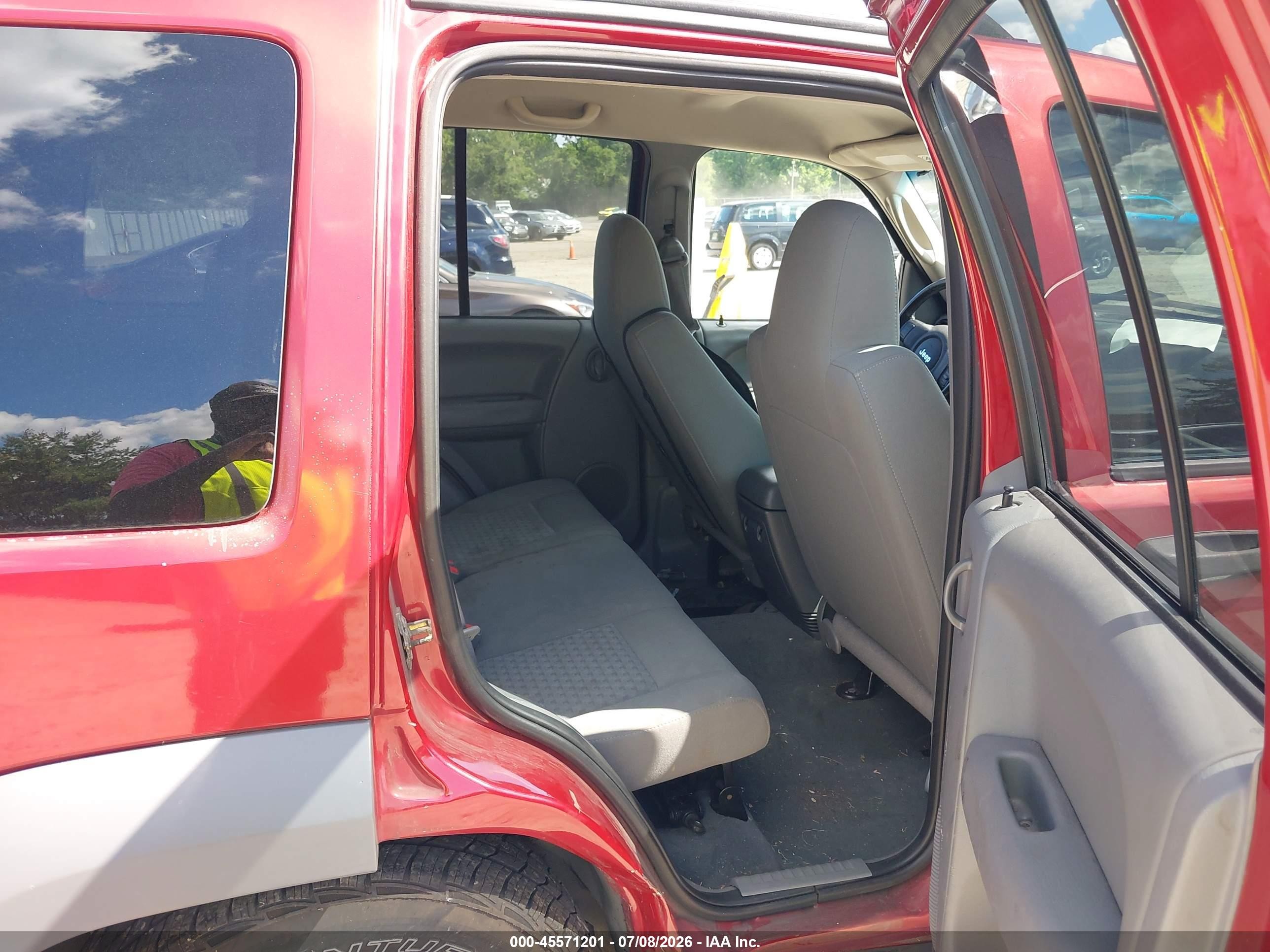 2006 Jeep Liberty Sport Red vin: 1J4GL48K46W128938