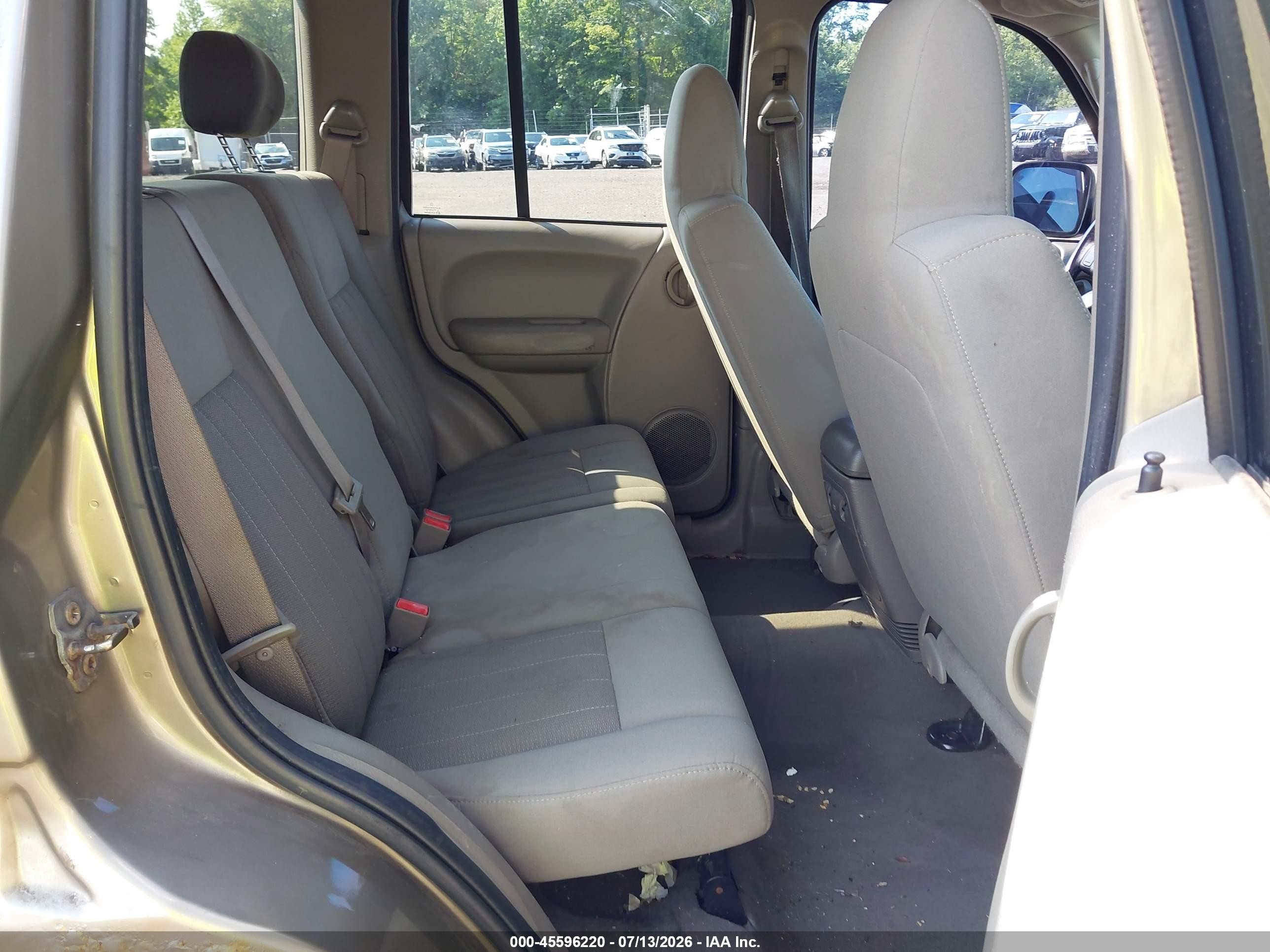 2007 Jeep Liberty Sport Gold vin: 1J4GL48K47W566747