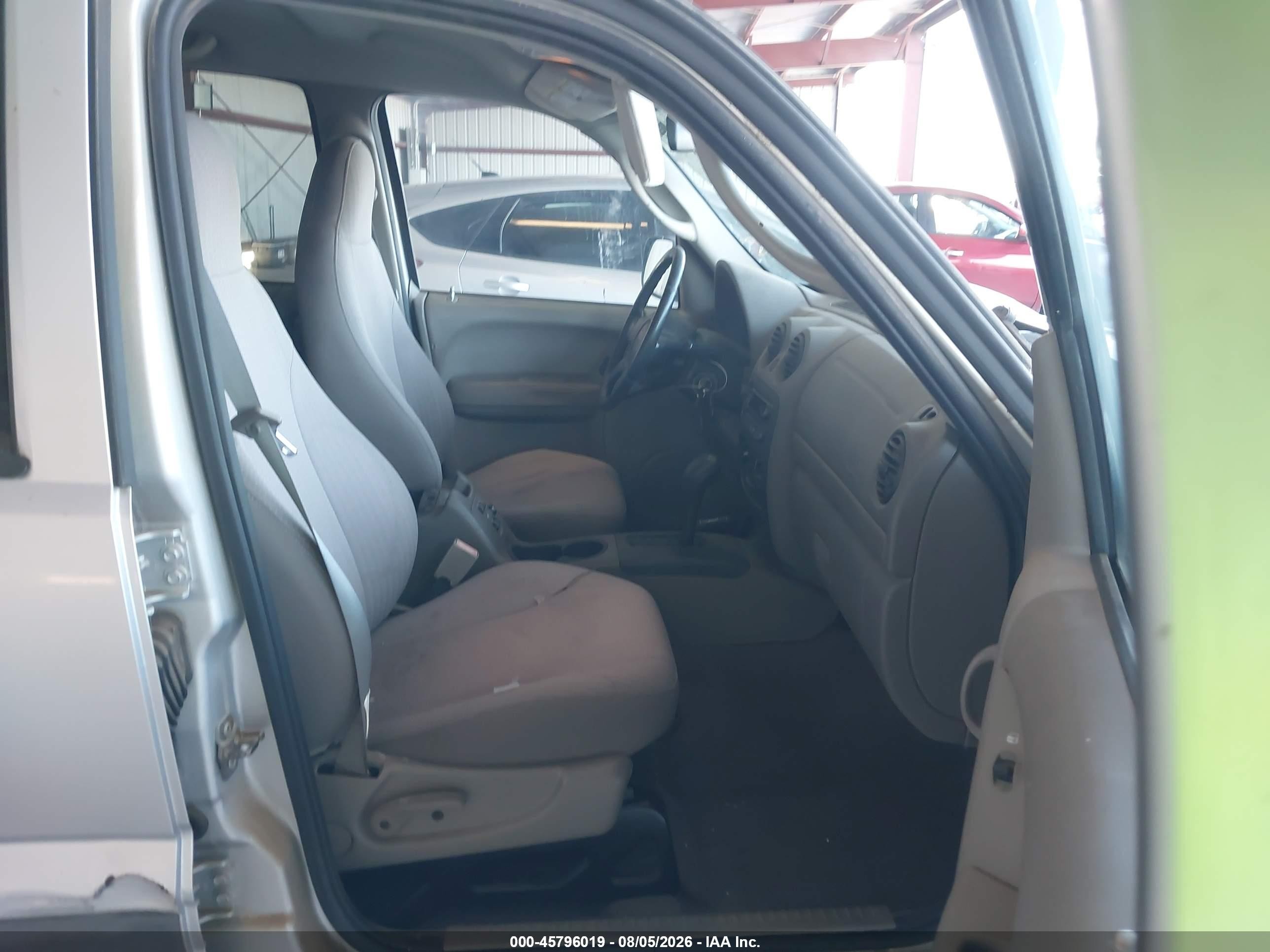 2003 Jeep Liberty Sport Silver vin: 1J4GL48K53W674868