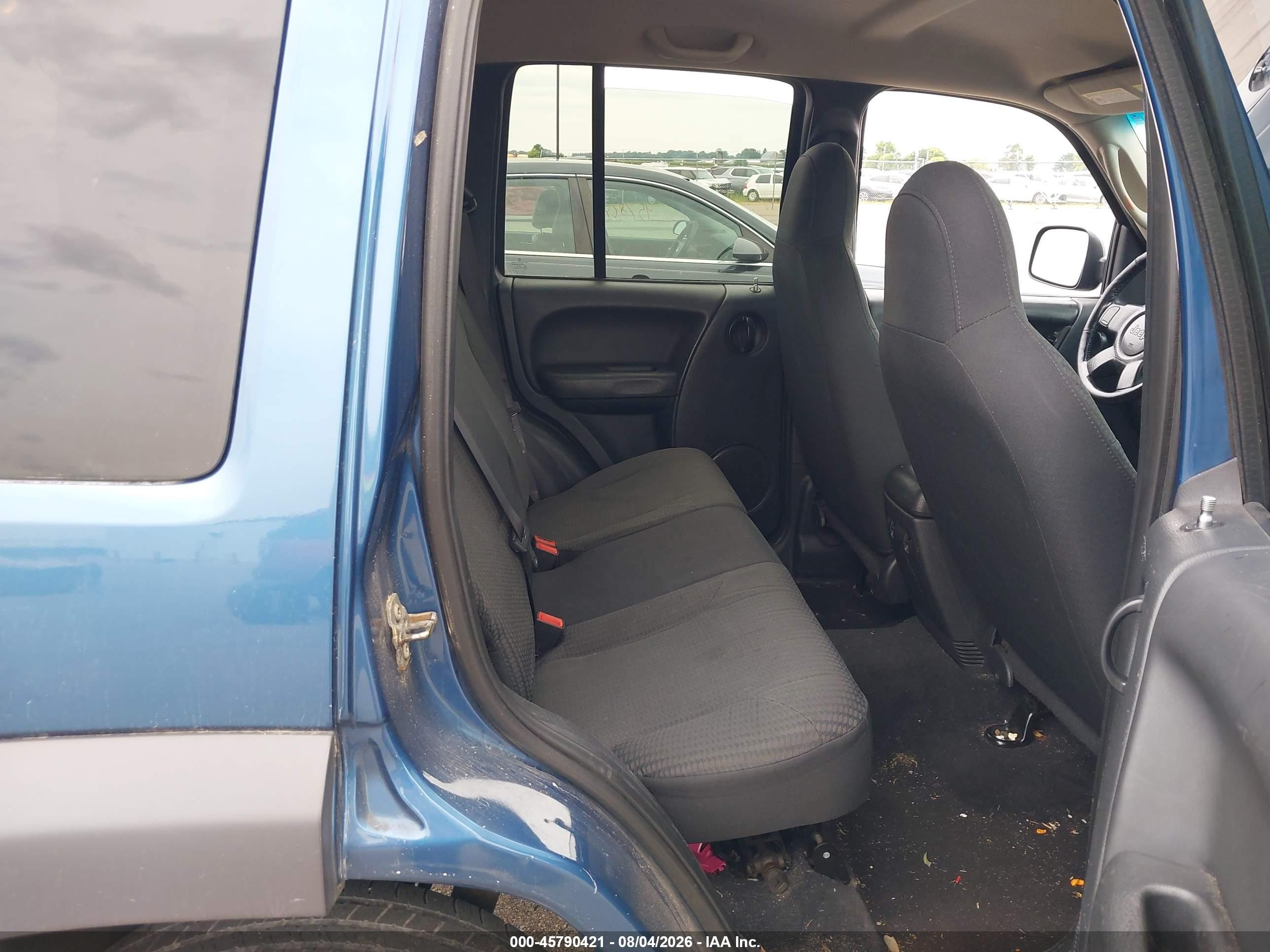 2003 Jeep Liberty Sport Blue vin: 1J4GL48K53W679679