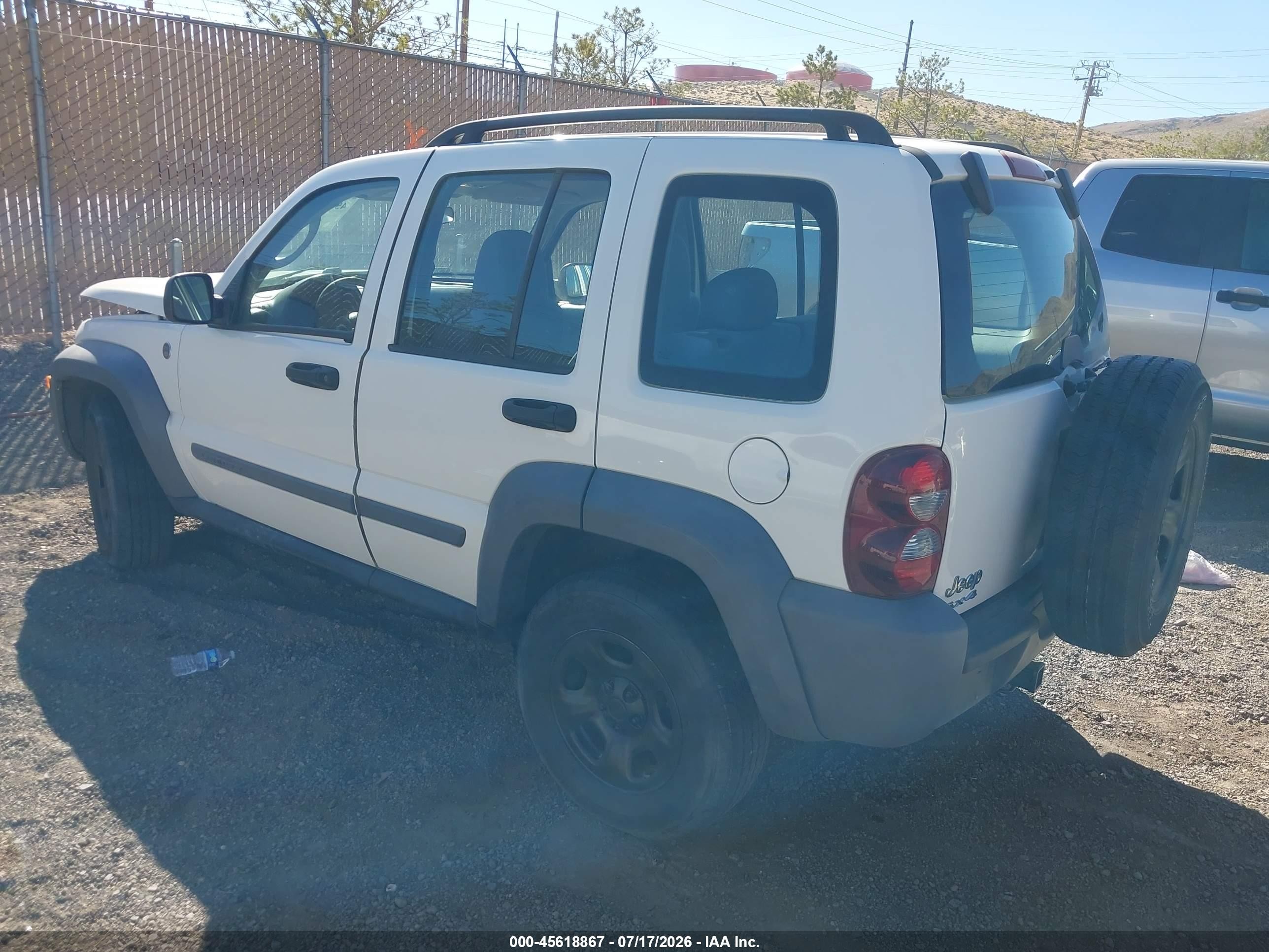 2005 Jeep Liberty Sport White vin: 1J4GL48K55W502049